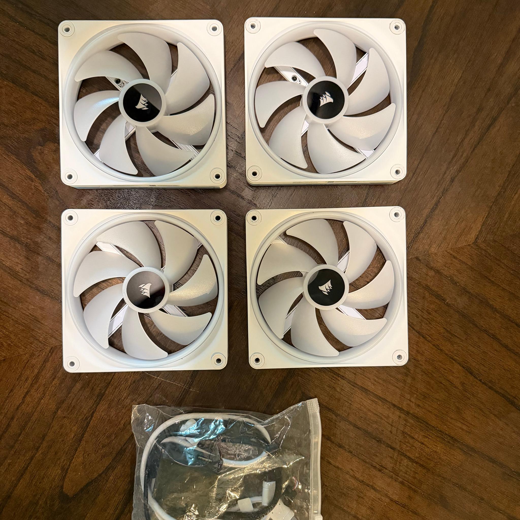 4x Corsair QX140 140mm ICUE fans w/ ICUE Link Hub