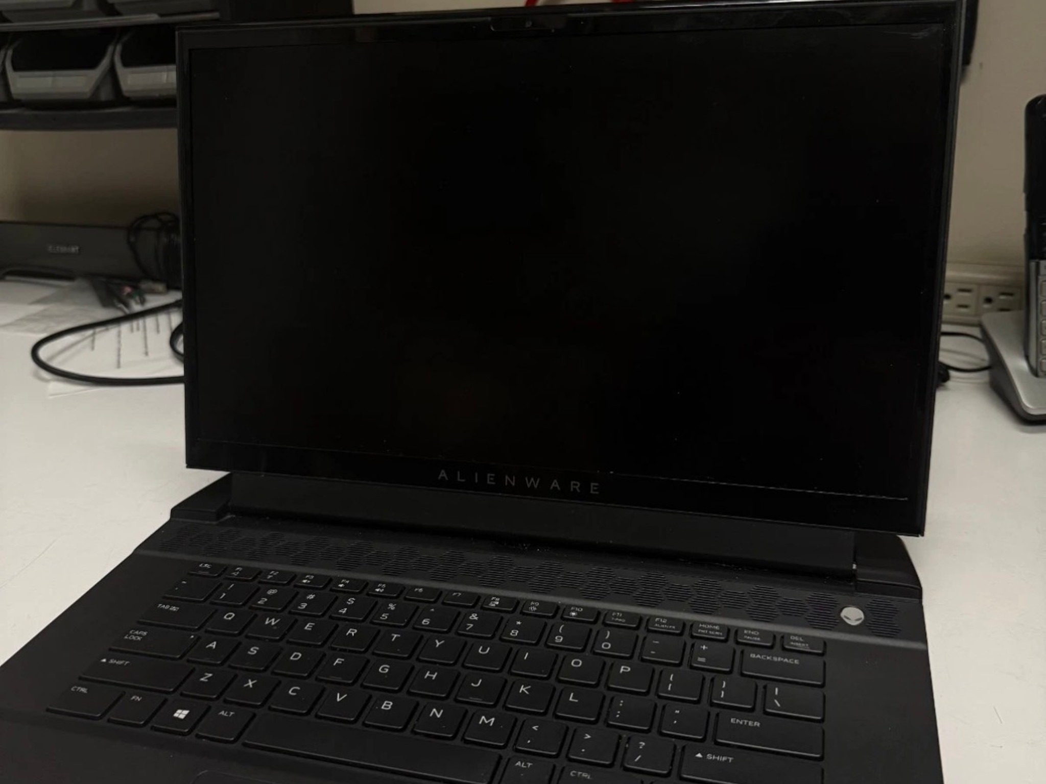 Dell Alienware M15 R3 Intel i7 10750H AMD RX 5500M 16GB RAM 512 GB NVME SSD