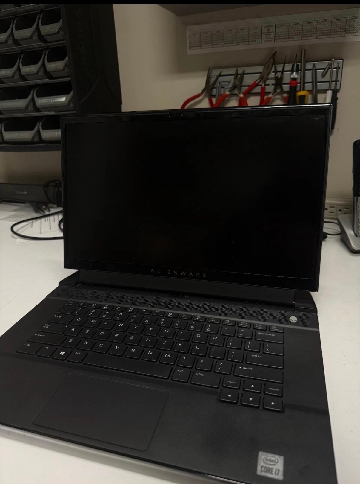 Dell Alienware M15 R3 Intel i7 10750H AMD RX 5500M 16GB RAM 512 GB NVME SSD