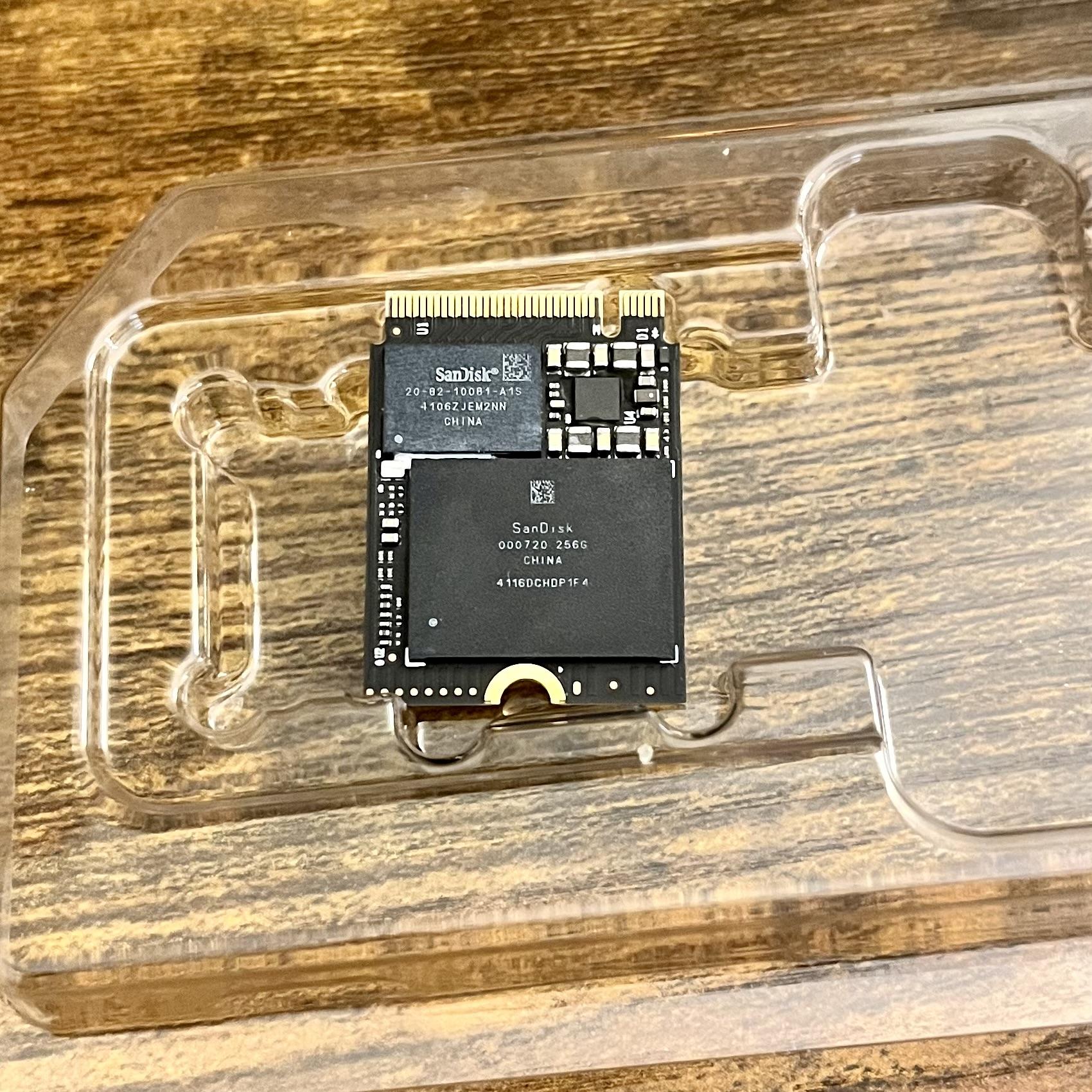 256GB M.2 2230 NVMe PCIe Gen 4 SSD (OEM Microsoft Surface Pro 10 Business) Western Digital / SanDisk