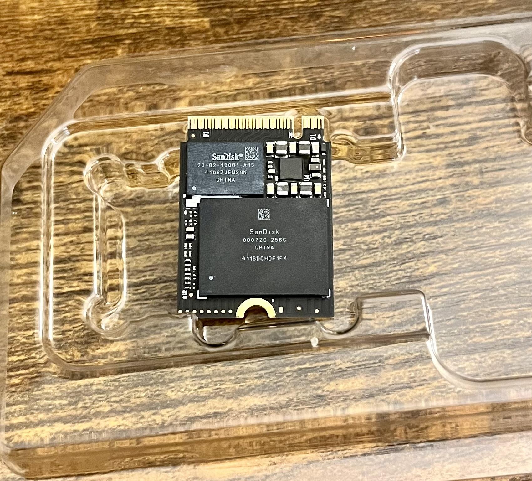 256GB M.2 2230 NVMe PCIe Gen 4 SSD (OEM Microsoft Surface Pro 10 Business) Western Digital / SanDisk