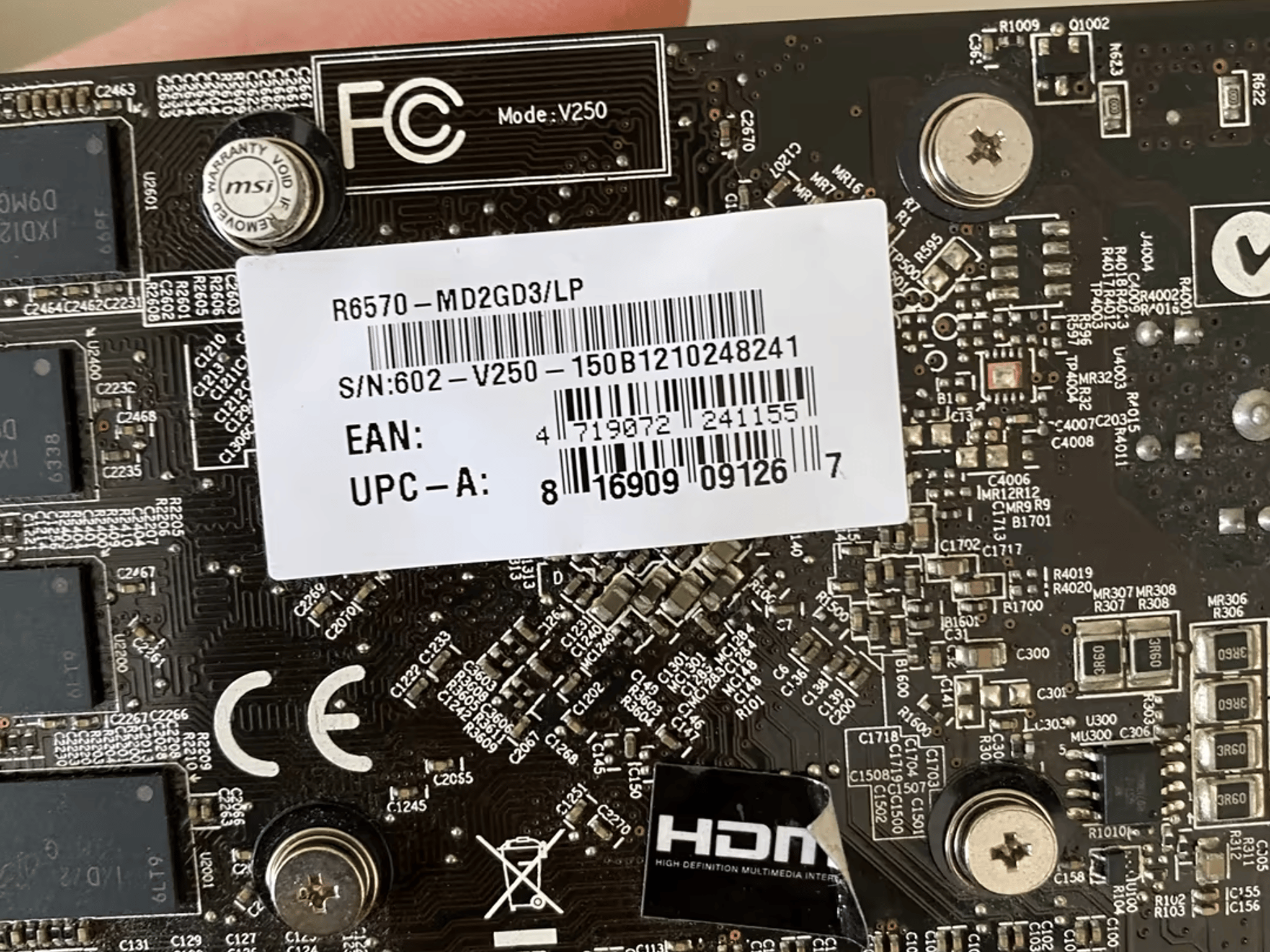 MSI Radeon HD 6570 & 2 Sata Cables Combo