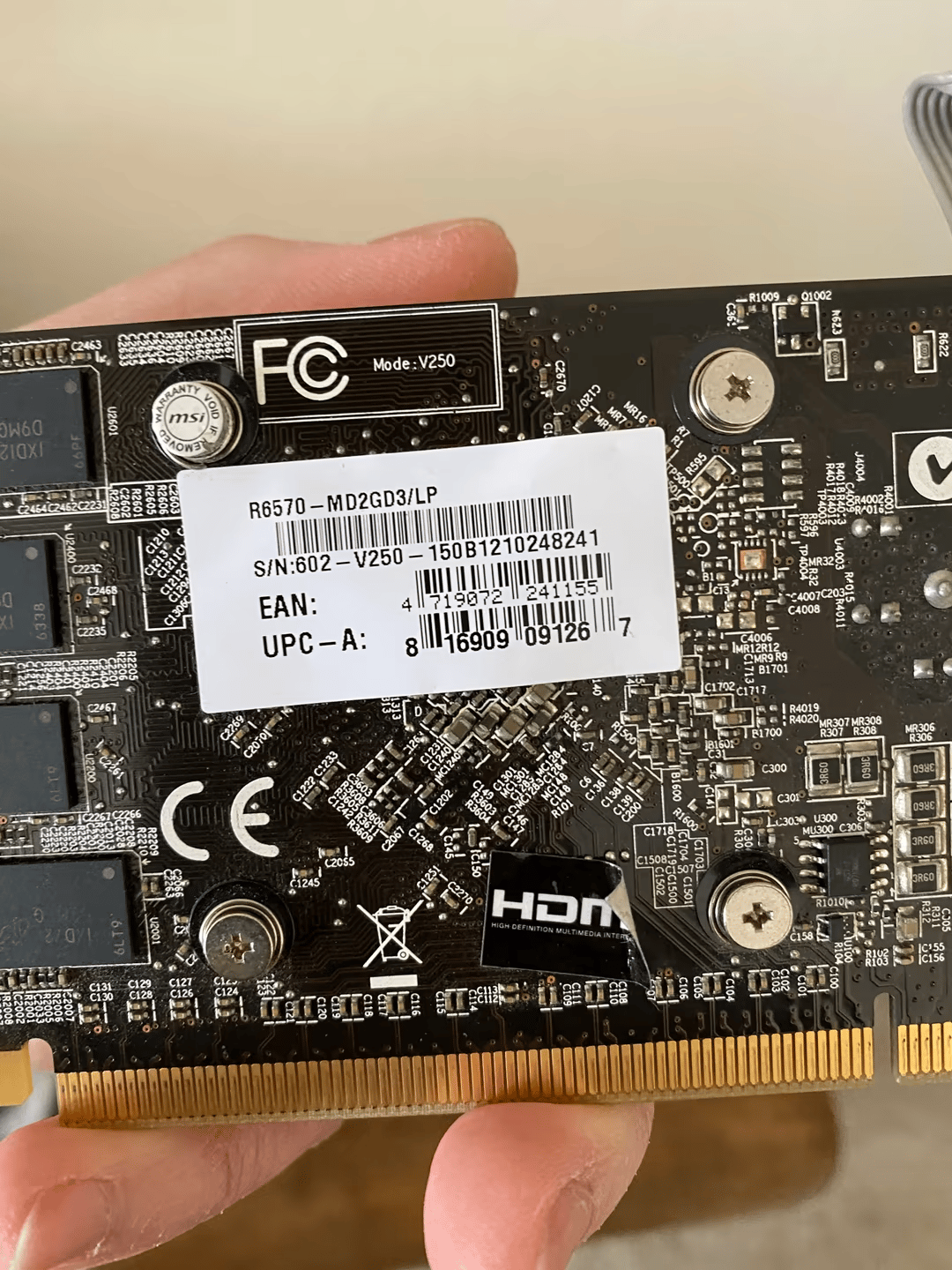 MSI Radeon HD 6570 & 2 Sata Cables Combo