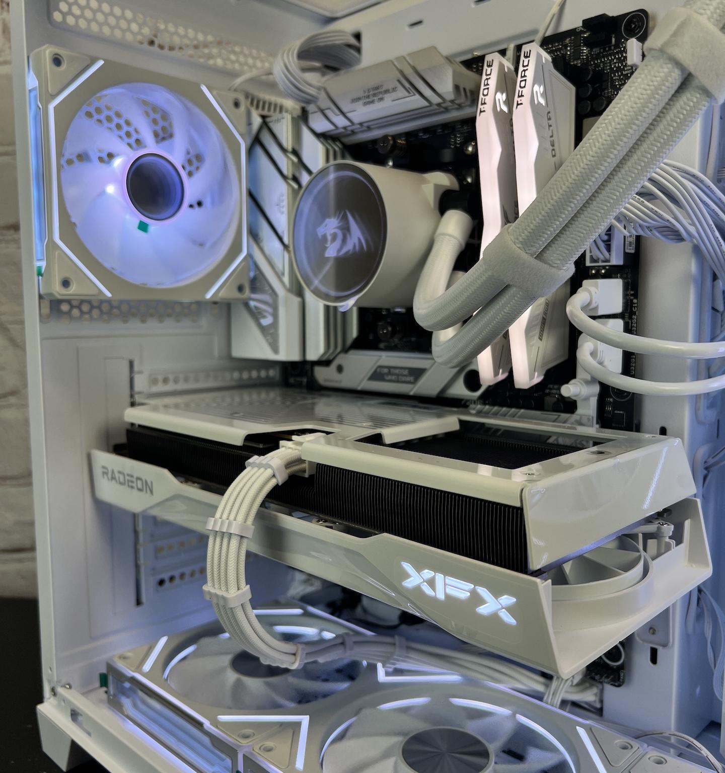 Liquid Cooled AMD RX 9060 XT 16GB Ryzen 5 8400F 16GB DDR5 1 TB M.2 Gaming PC