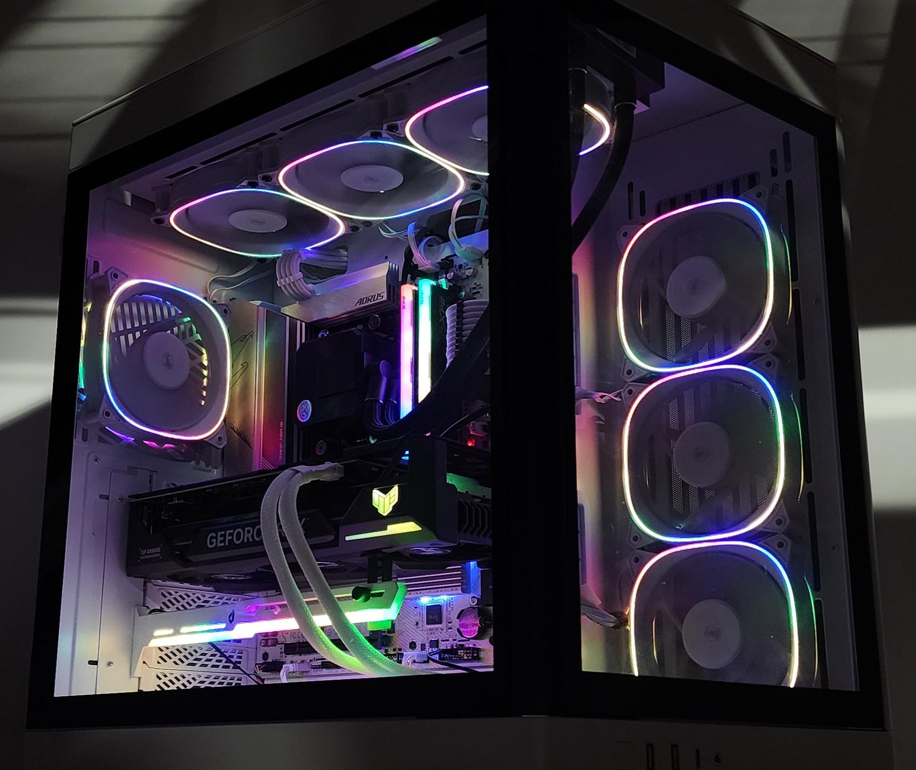 Gaming PC Ryzen 7 7800X3D 32GB RAM 1TB SSD RTX 4070 Ti 12GB Windows 11 PC