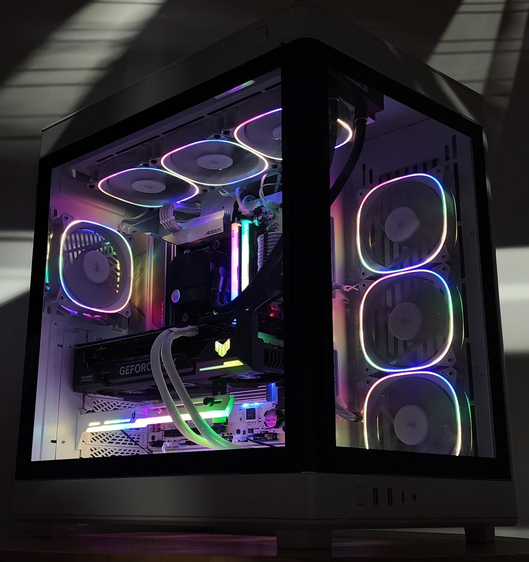 Gaming PC Ryzen 7 7800X3D 32GB RAM 1TB SSD RTX 4070 Ti 12GB Windows 11 PC