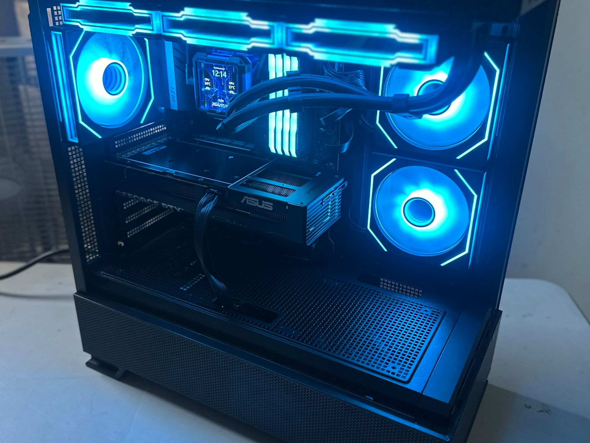 i5-12400F / RTX 5060 / 1TB NVME / 32GB RAM
