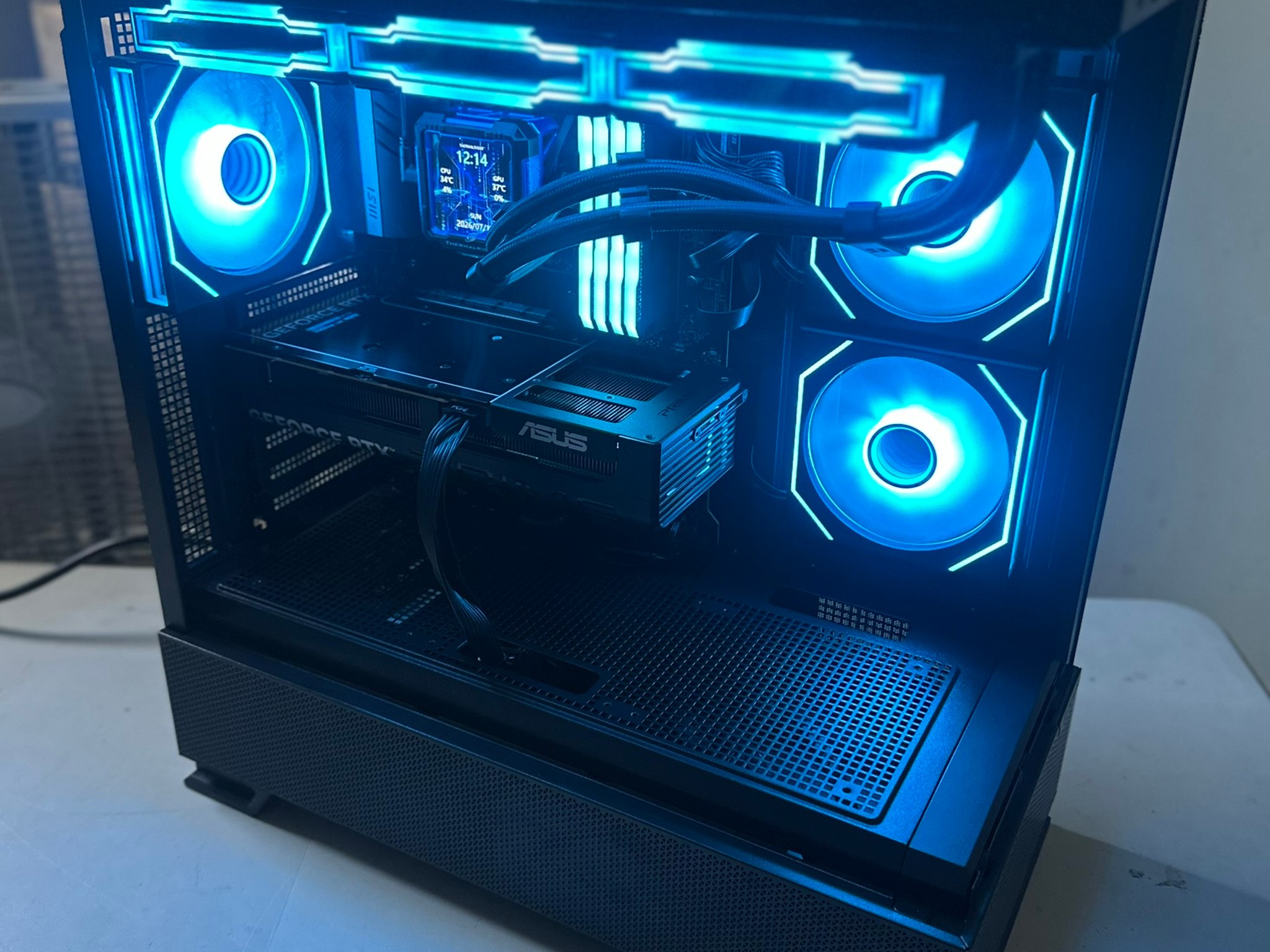 i5-12400F / RTX 5060 / 1TB NVME / 32GB RAM