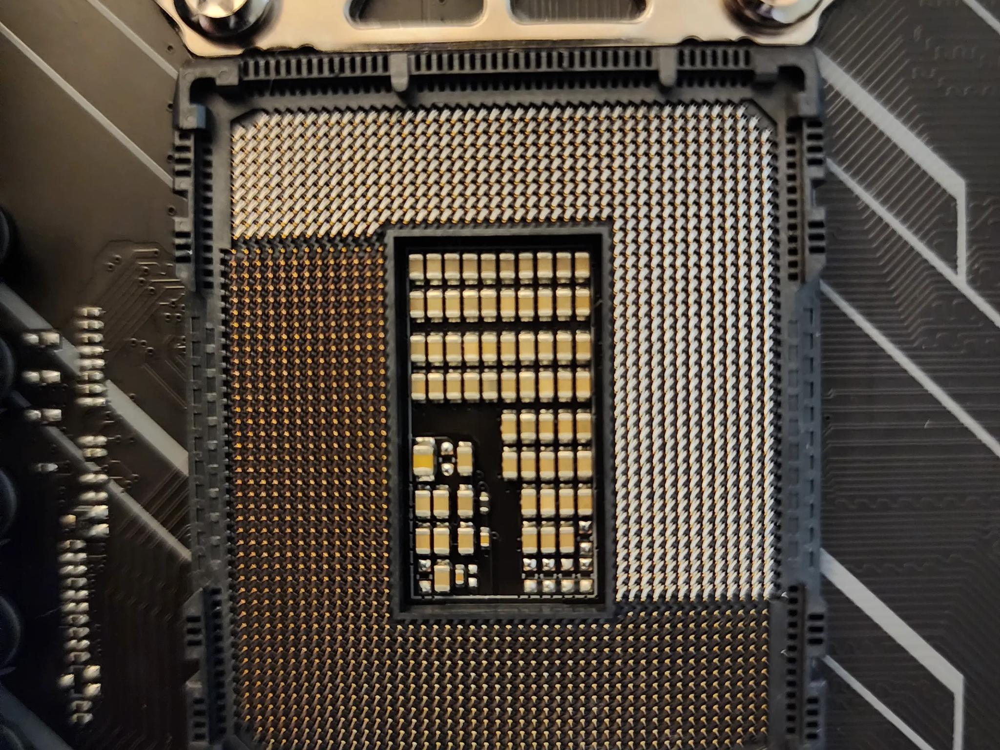 ASUS TUF Gaming Z690-Plus WiFi LGA 1700 **DDR5**