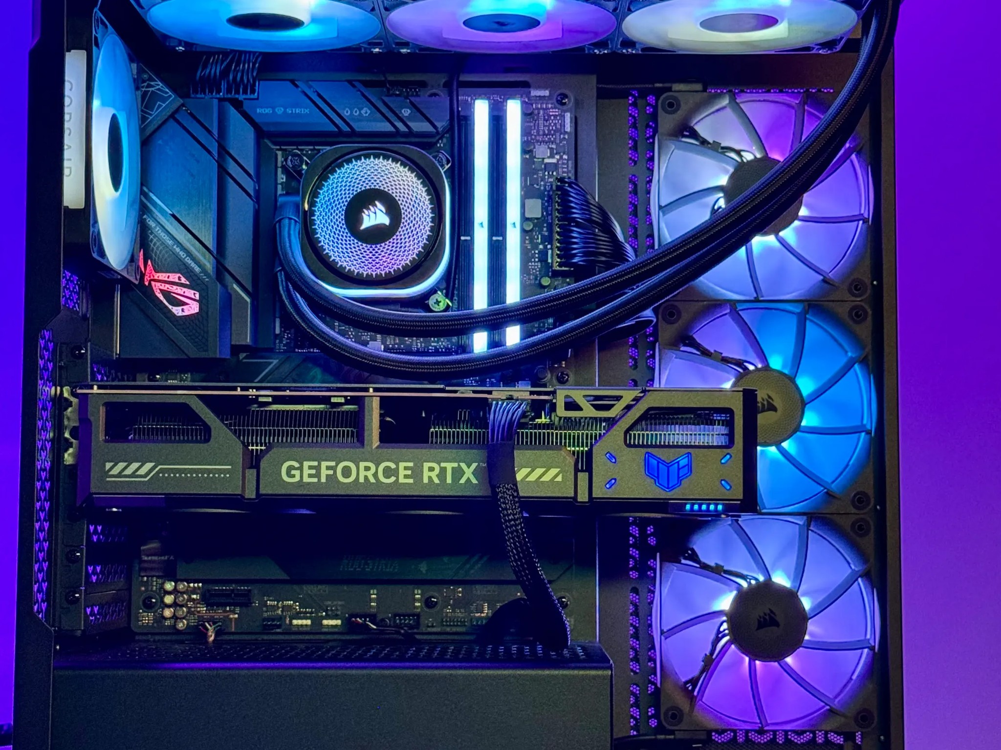 Corsair Gaming PC ✨ NVIDIA RTX 5070 OC, 14600KF 5.3 Ghz, 2TB M.2 SSD, 32GB RAM, WiFi, WIN 11 Pro