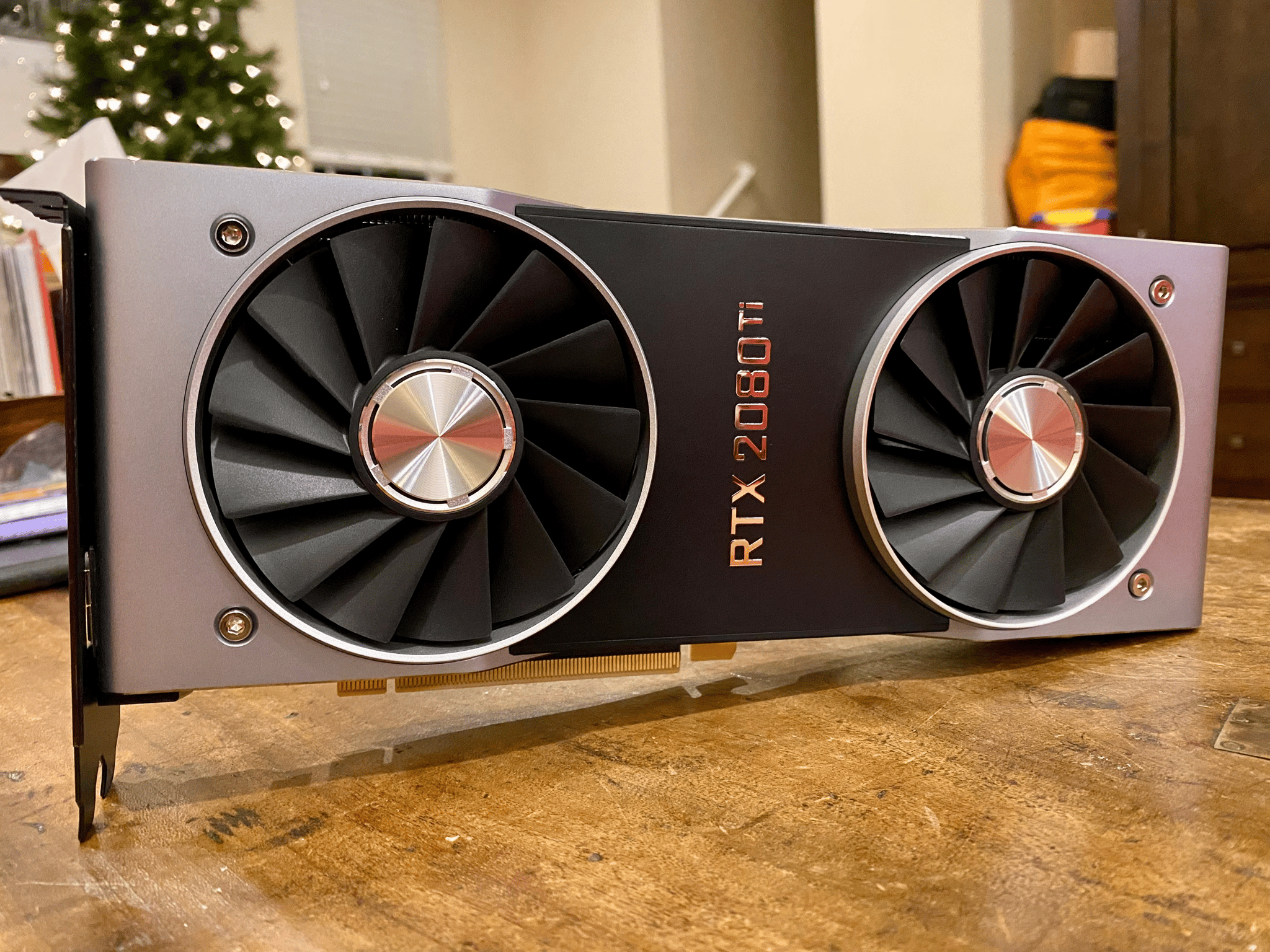2080 Ti Founders Edition - Works Perfectly - Slight Cosmetic Blemish