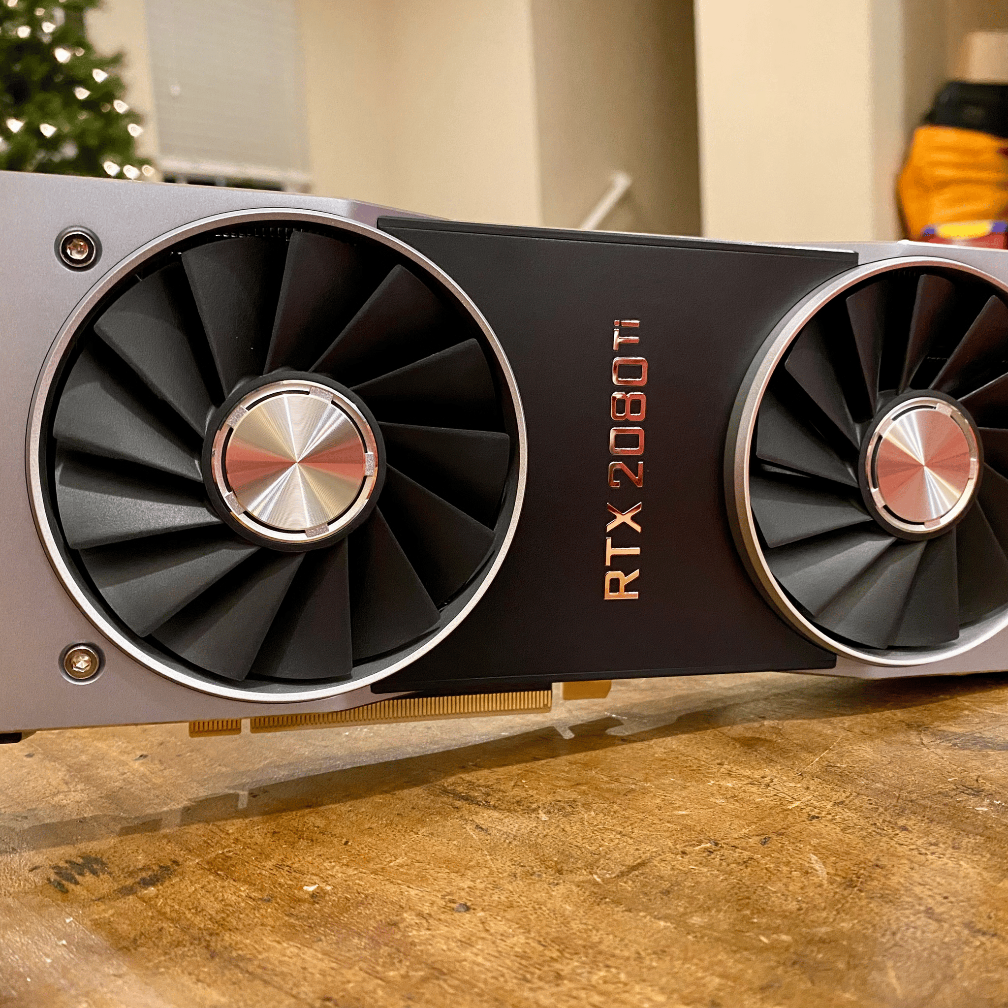 2080 Ti Founders Edition - Works Perfectly - Slight Cosmetic Blemish