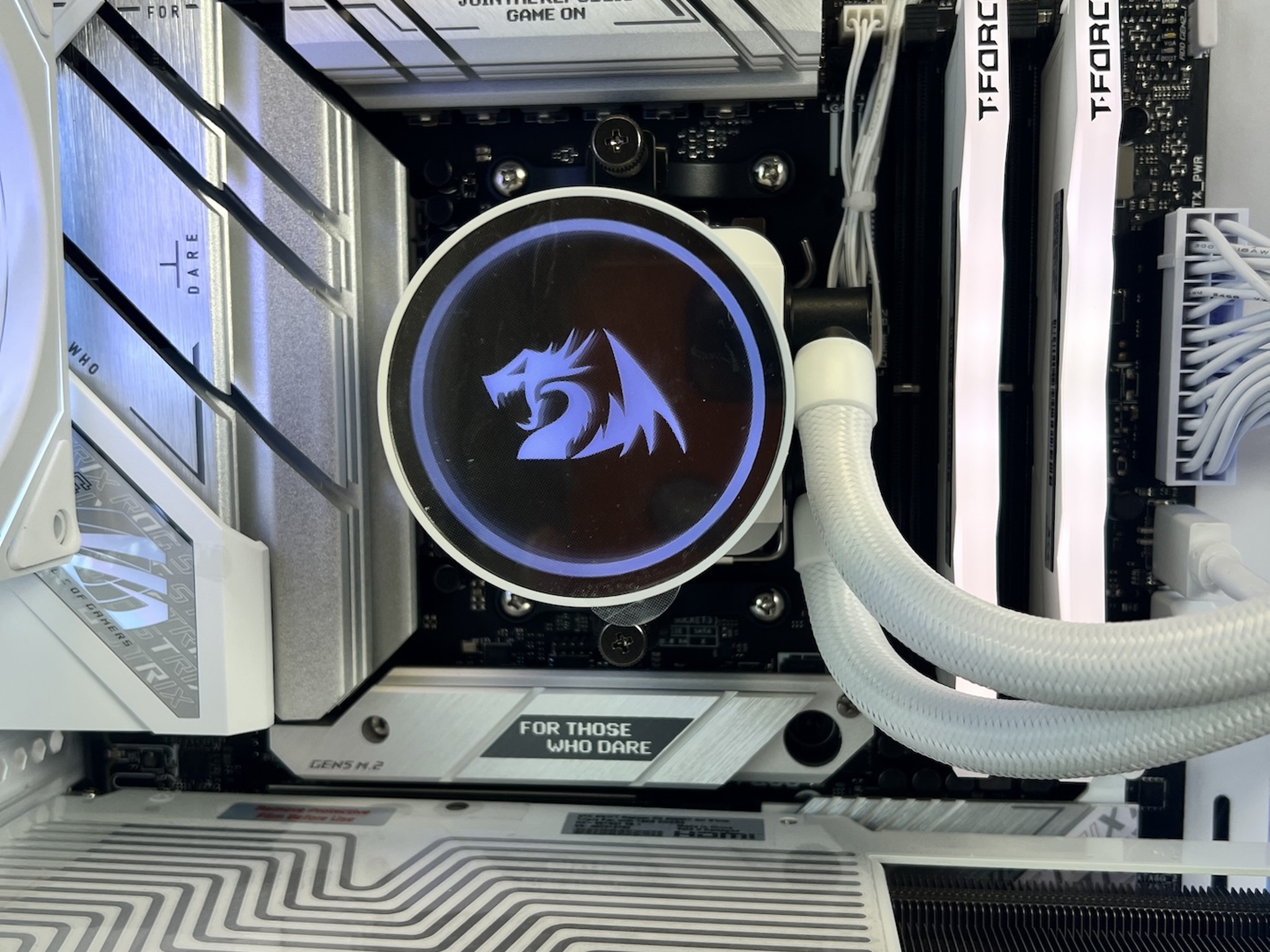 Liquid Cooled AMD RX 9060 XT 16GB Ryzen 5 8400F 16GB DDR5 1 TB M.2 Gaming PC