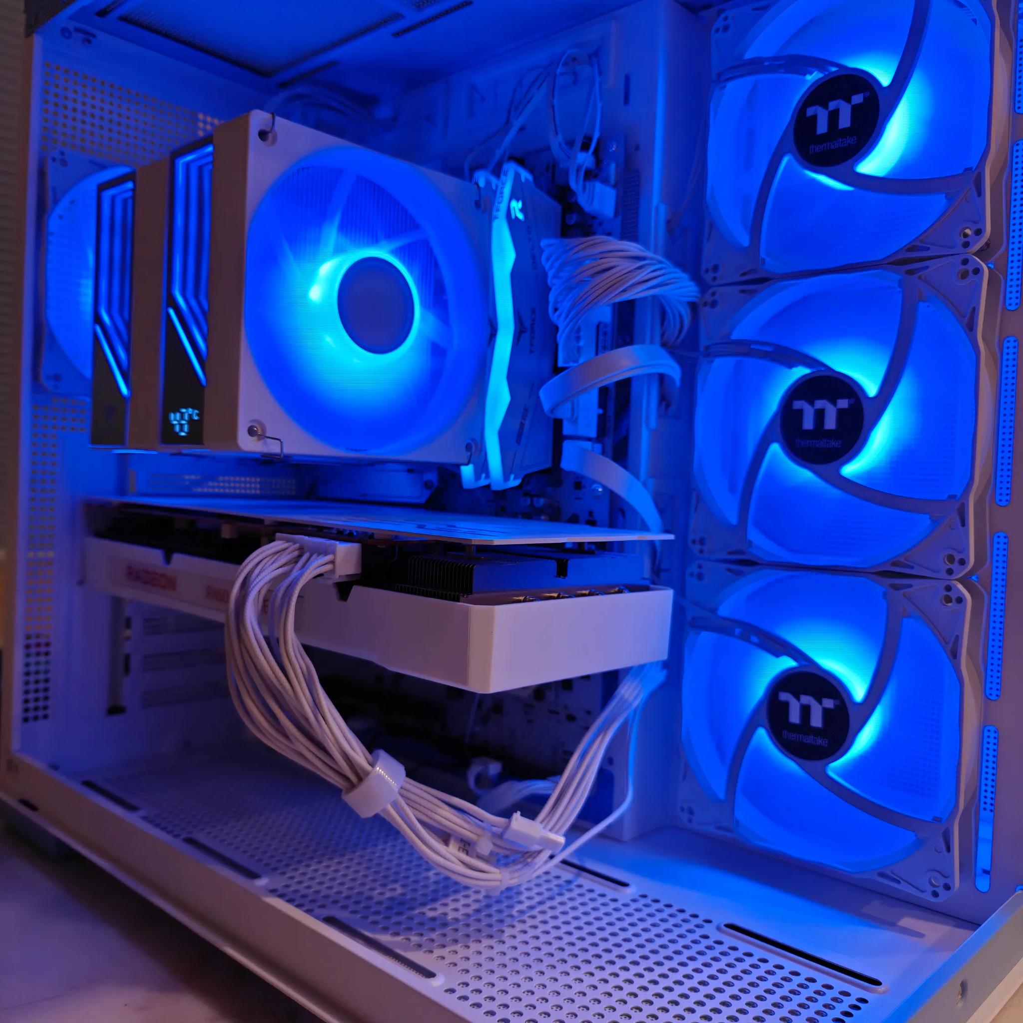 1440P - AMD Radeon RX 6800 XT - AMD Ryzen 5 9600X - 32GB DDR5 6400 - 1TB SSD - Blue and White PC