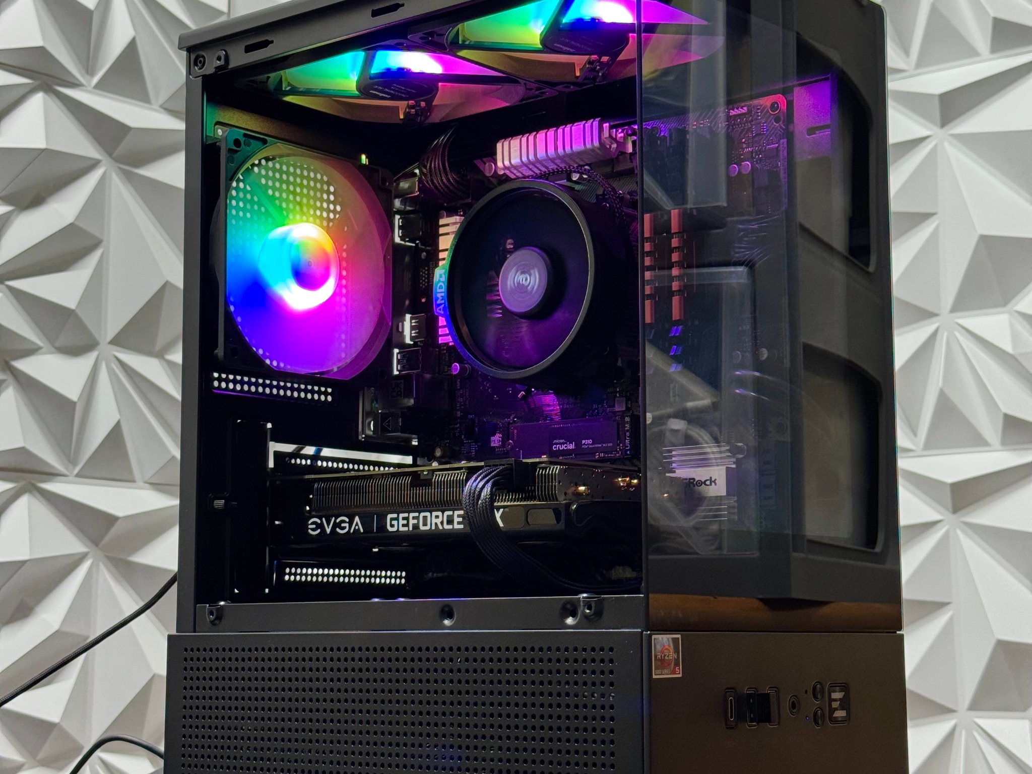 RTX 3060 / Ryzen 5 5500 / 16GB 3200MHz / 500GB Crucial SSD / 650w psu / windows 11