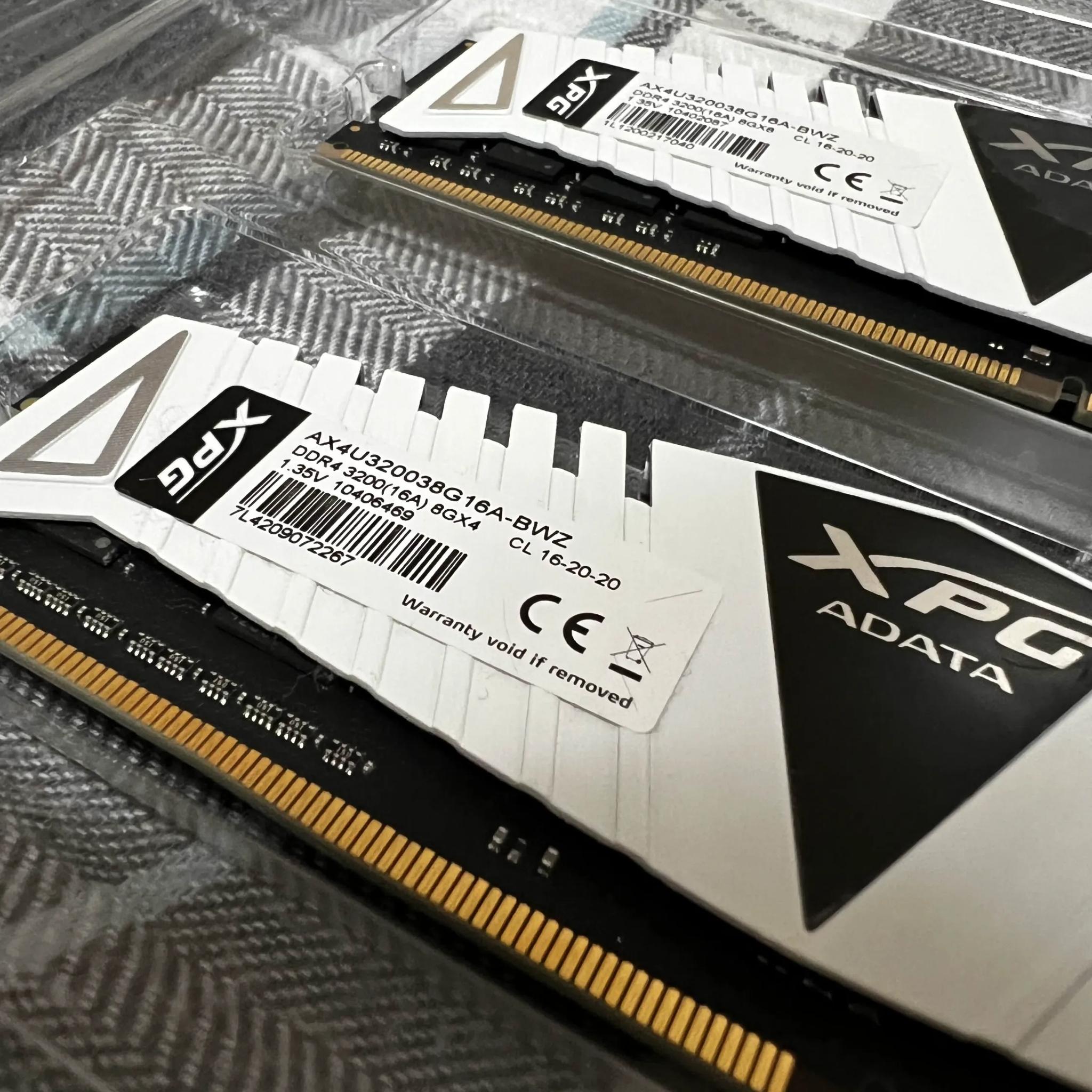 XPG ADATA Z1 16GB (2×8GB) DDR4 3200MHz Desktop Memory Stick Kits (White)