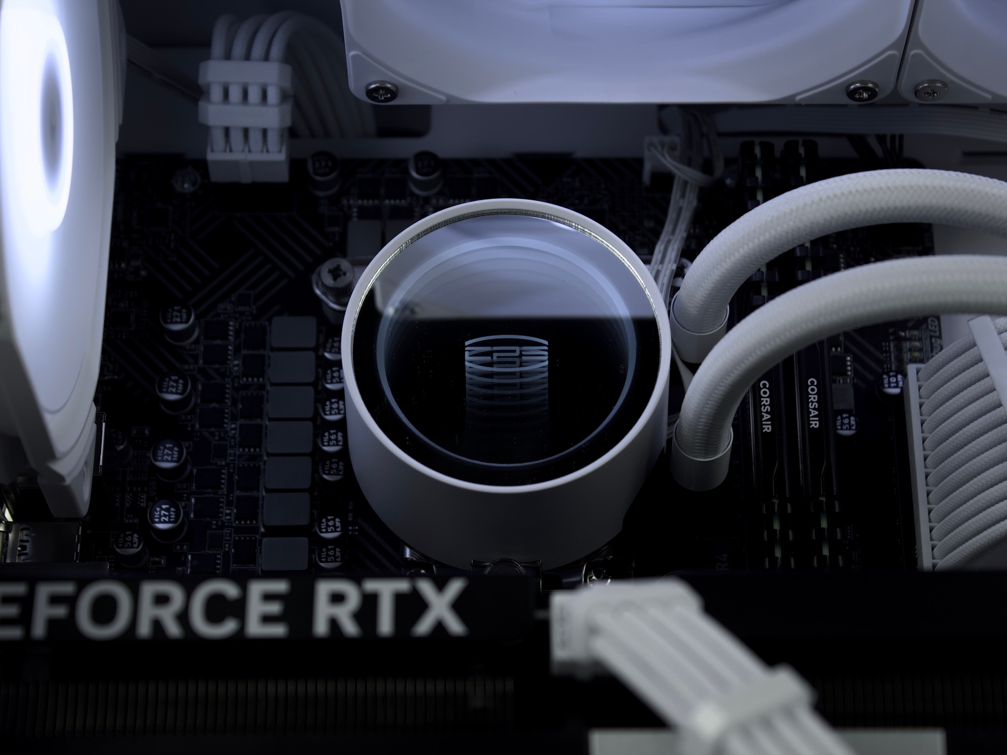 🧊❄️🧊 White Gaming PC – RTX 5060 TI, Intel i5 12600K, 32GB RAM, 1TB SSD - WiFi, BlueTooth 🧊❄️🧊