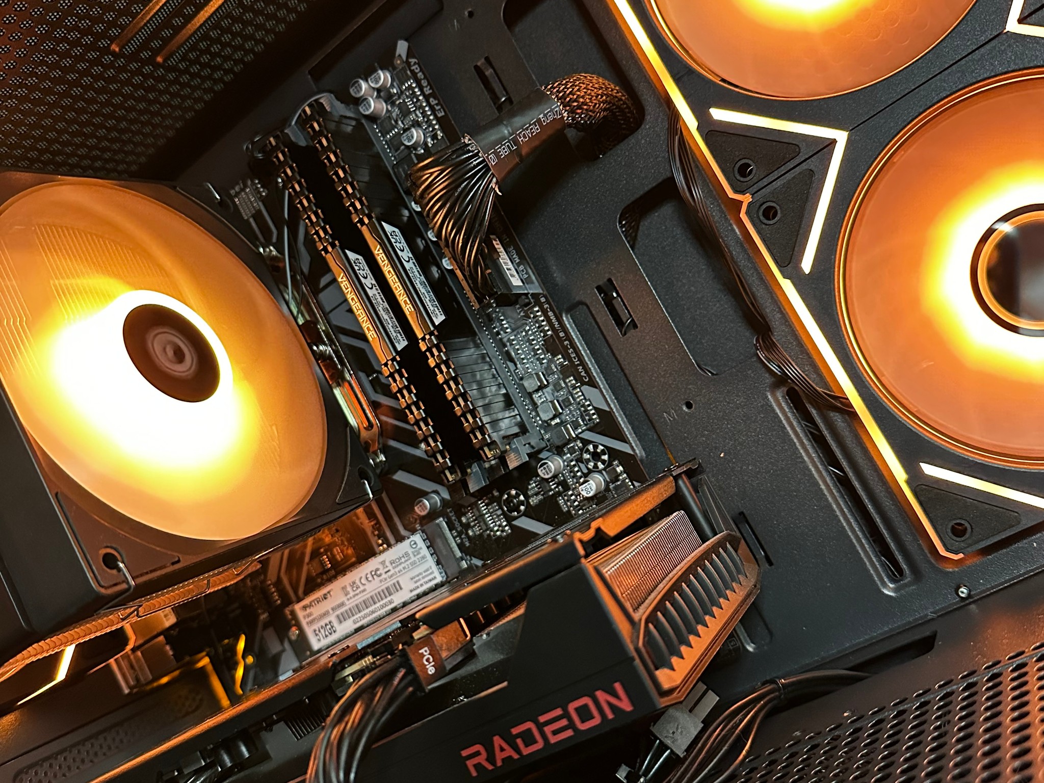 RX 6650 XT Gaming PC | Ryzen 5 5600 | 16GB DDR4 | RGB | WIFI | Jawa