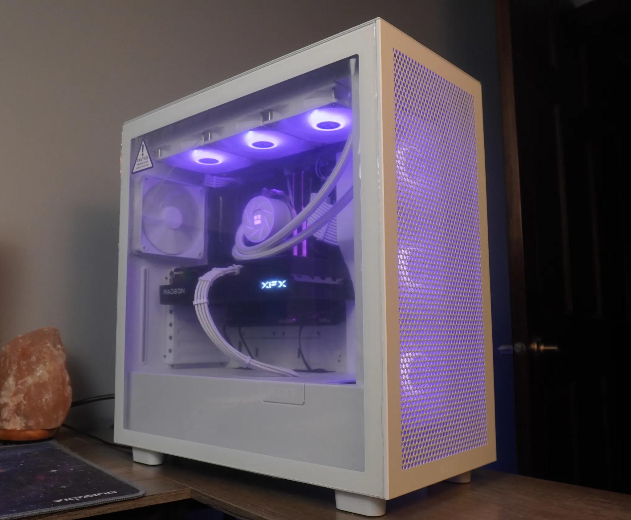 🤍ARCTIC🤍 PRICE TO PERFORMANCE 💪 1440p/1080p MACHINE  🧡RX 9060XT 16GB 🧡 Ryzen 5 9600x | 2TB NVME