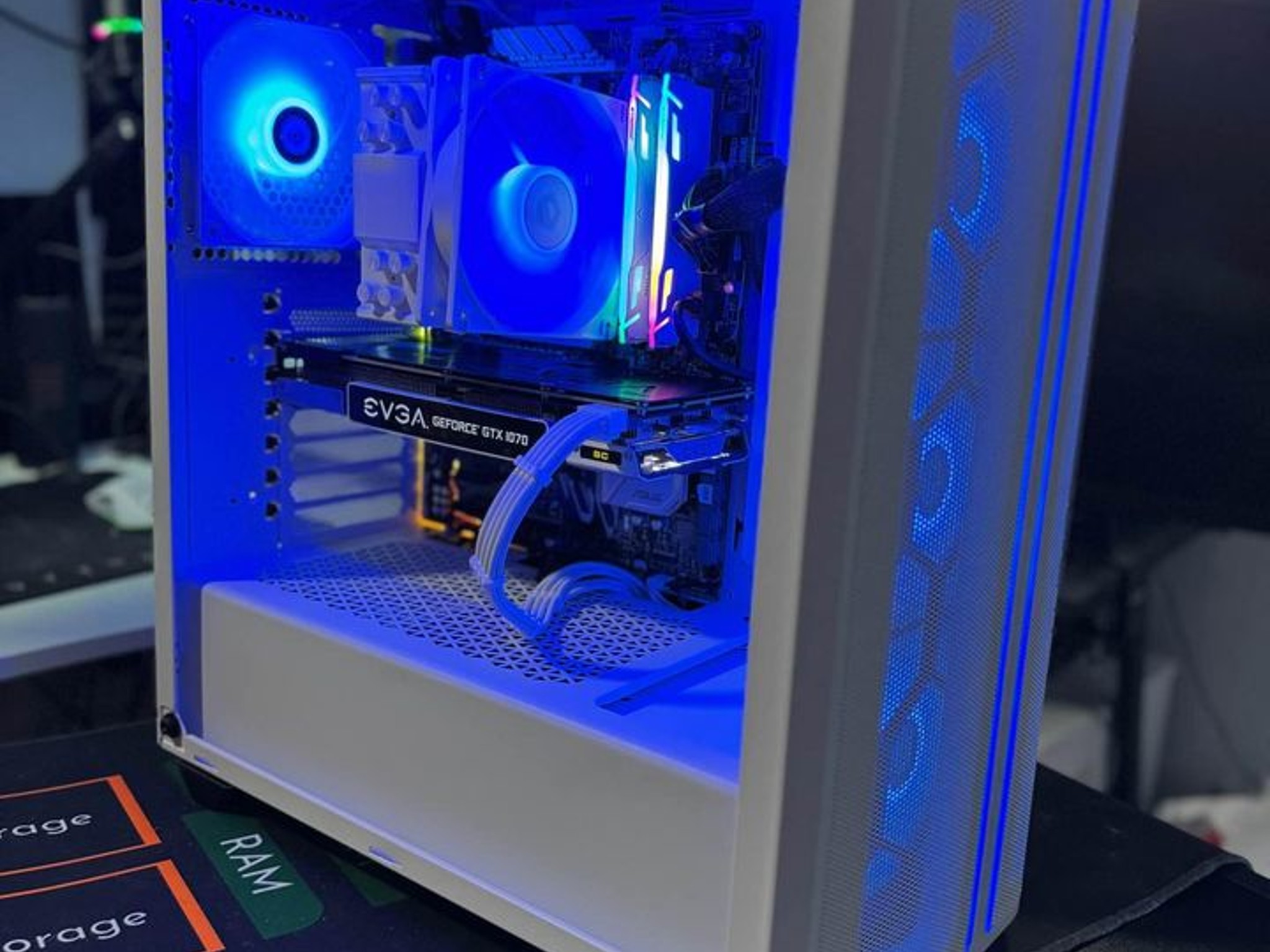 All white RGB Gaming PC - Ryzen 5 2600X - GTX 1070 - 32GB DDR4 - 512GB NvMe SSD