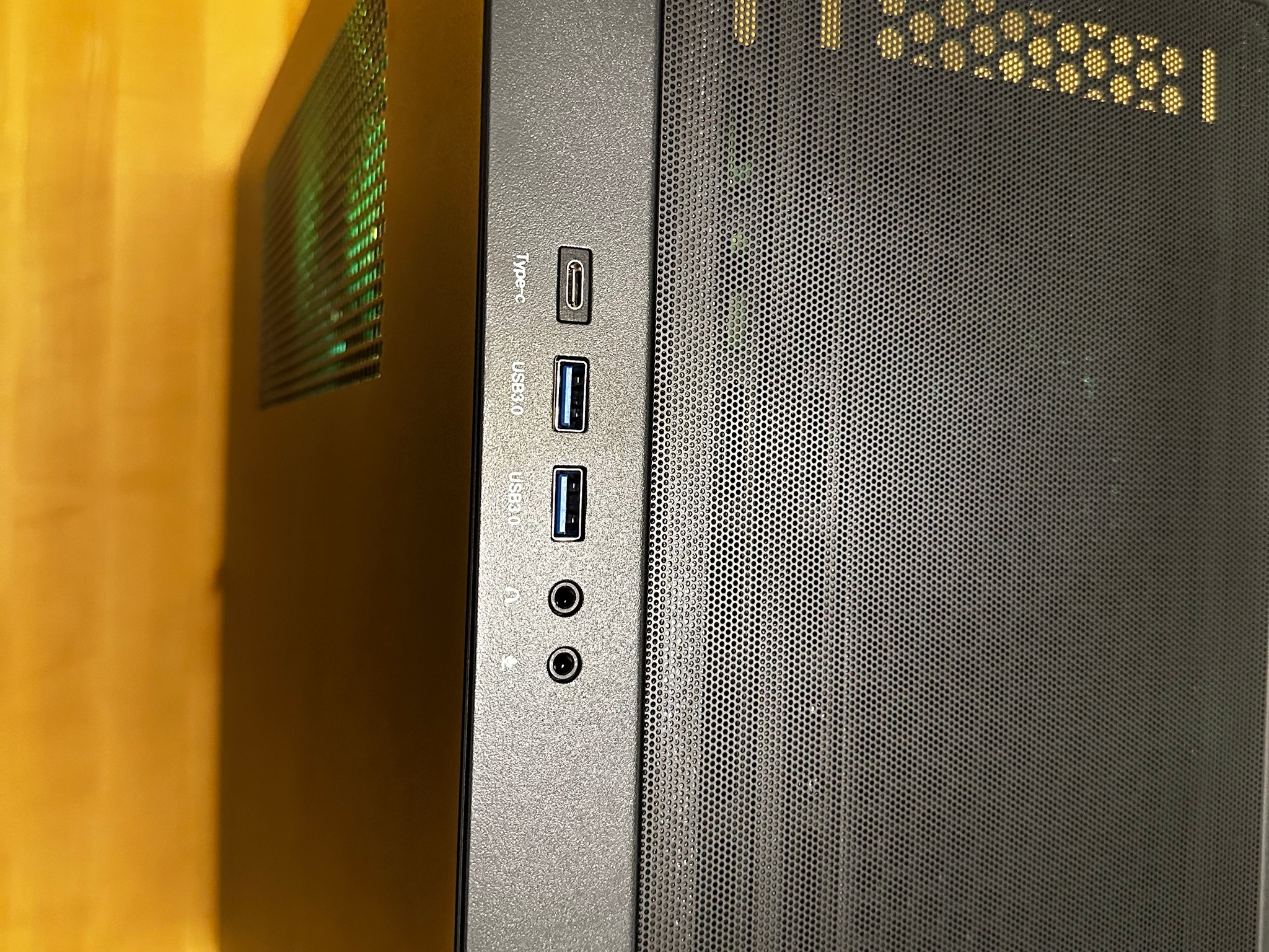 🧀🎂|RTX 4090, Ryzen 5800x3D, 32gb DDR4, 2tb NVMe, WiFi Equipped, ARGB Gaming/Streaming/Content PC!