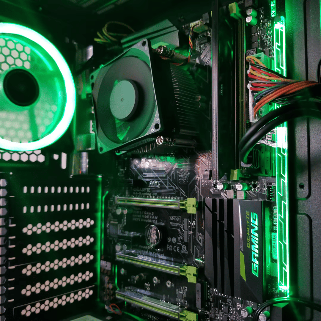 Intel Core i5 6500 UpTo 3.6GHz w/ Intel HD Graphics 530 // Team Group 8GB 2400MHz // Levin 120GB SSD