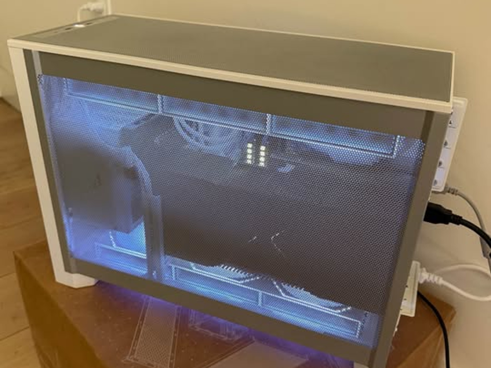 CUSTOM BUILT MICRO-ATX BUILD! RTX 4080 Super FE + i7-13700 IN MONTECH TEN