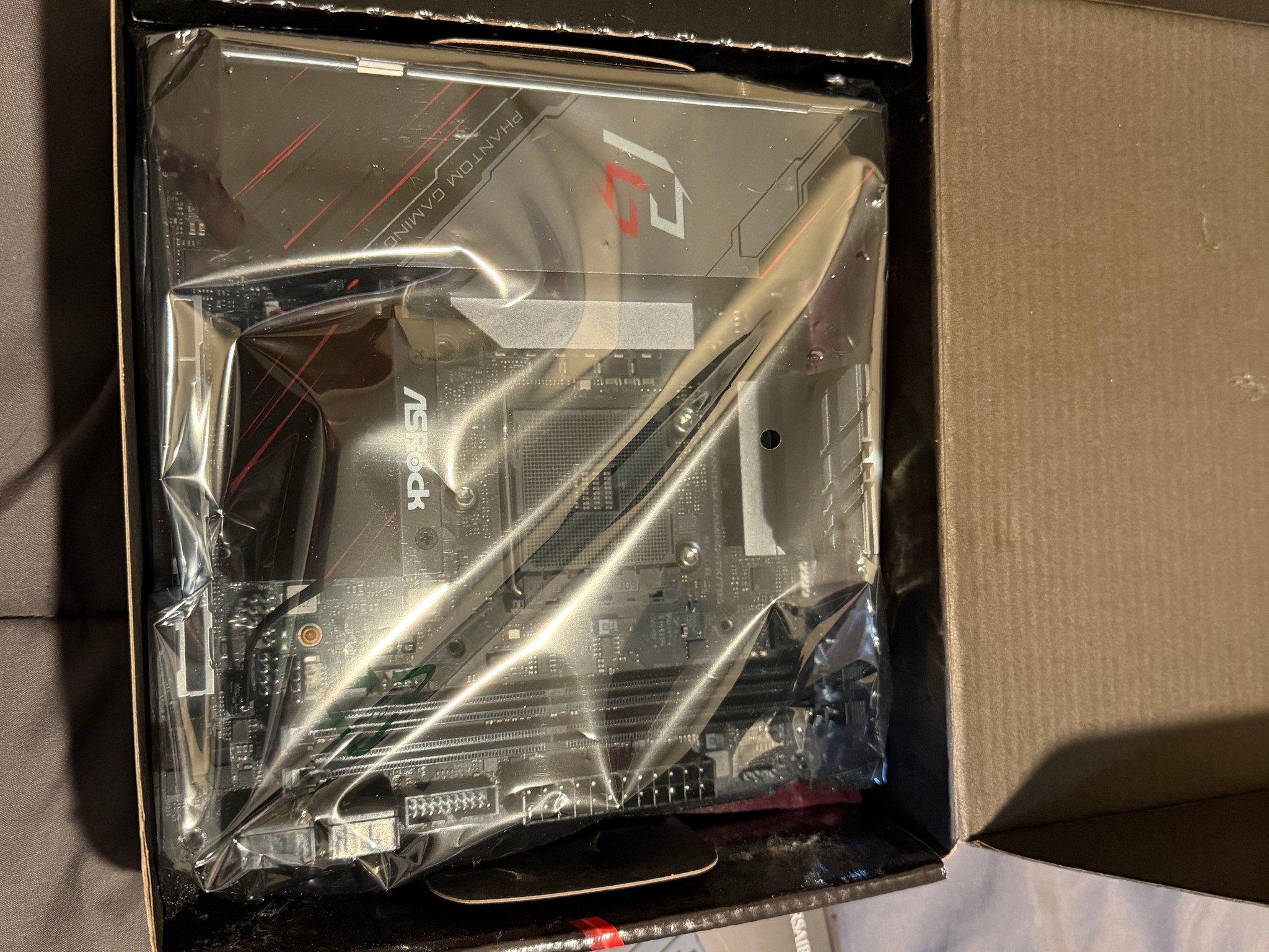 AM4 Phantom Gaming ITX mobo and Corsair 32gig ram combo