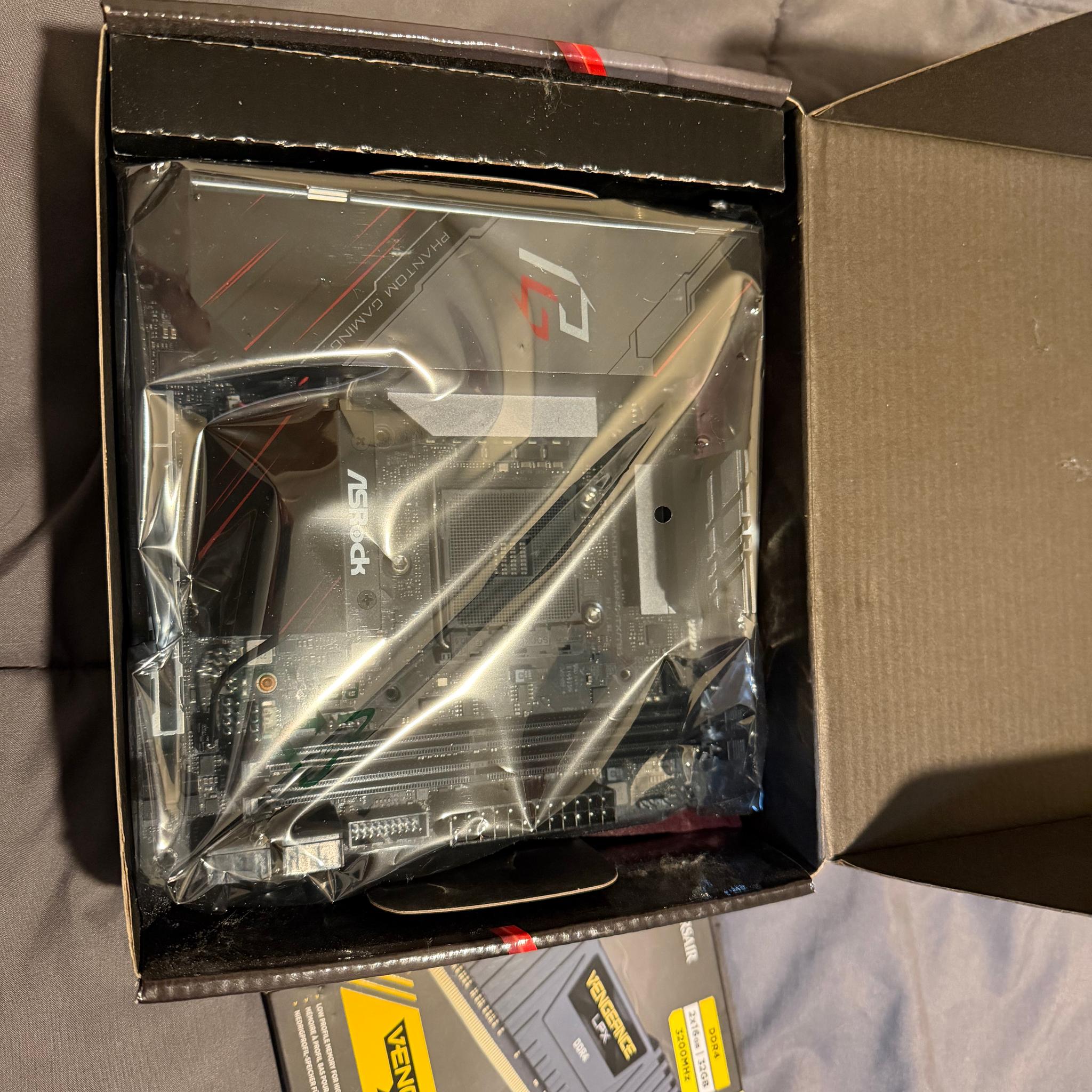 AM4 Phantom Gaming ITX mobo and Corsair 32gig ram combo