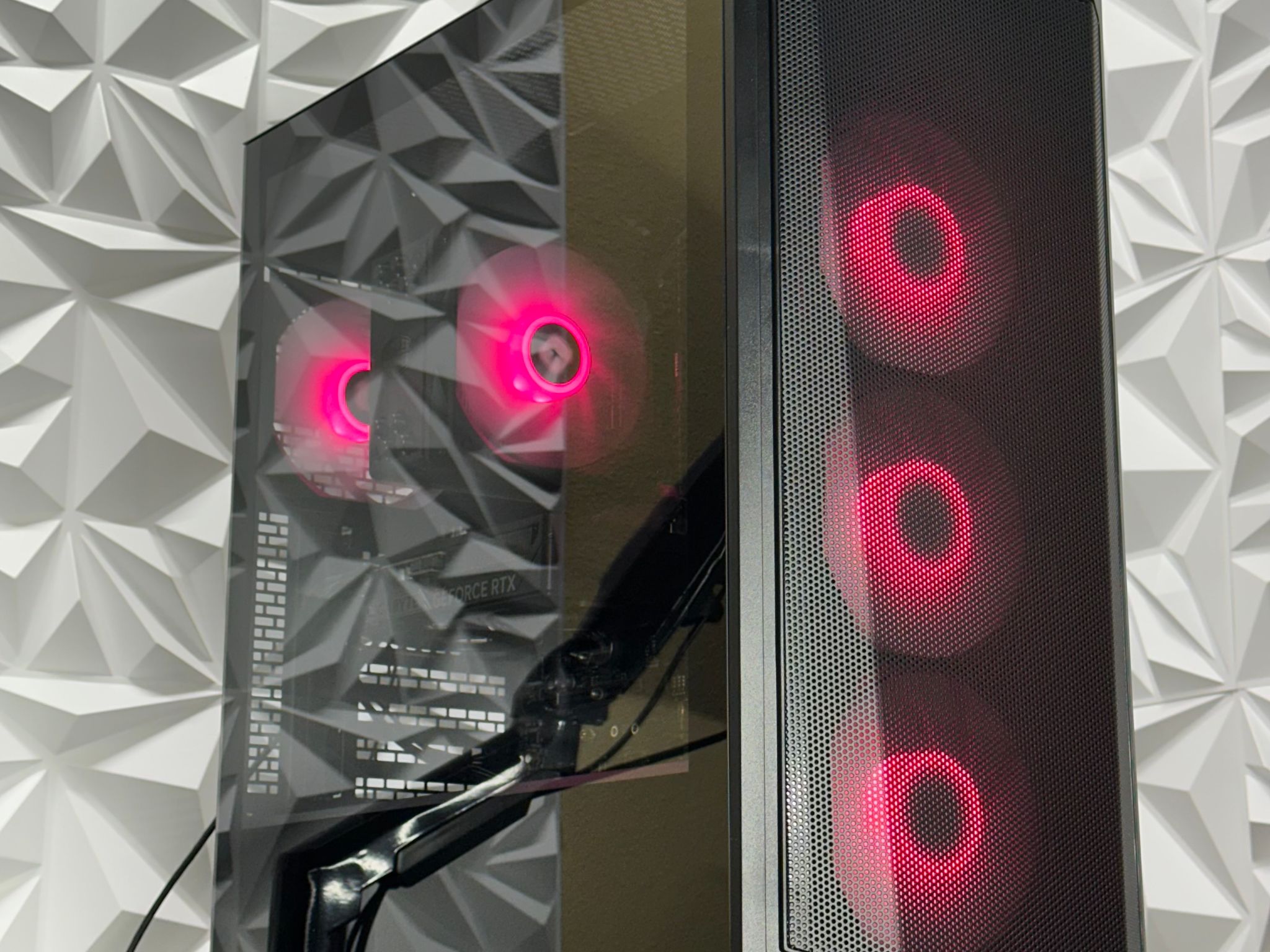 RTX 5060 / Ryzen 5 5500 / 16GB 3000Mhz DDR4 / 1TB Kingspec Nvme / Windows 11