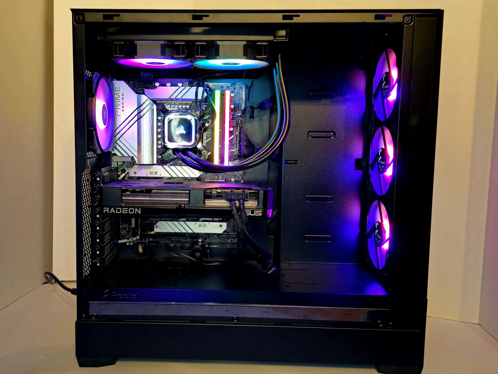 Brand New Mid Tier PC. 13600k & 7800XT