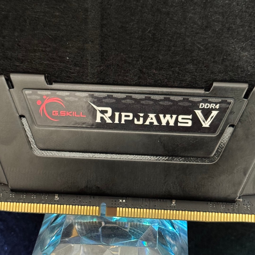 GSKILL RipJaws DDR4 (2 X 16GB) | Jawa