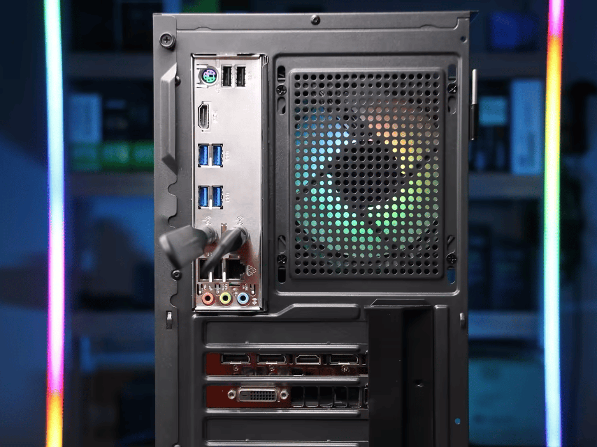 "LUNA" // Ryzen 7 2700X, GTX 1070 Ti // Mid-Range Gaming PC