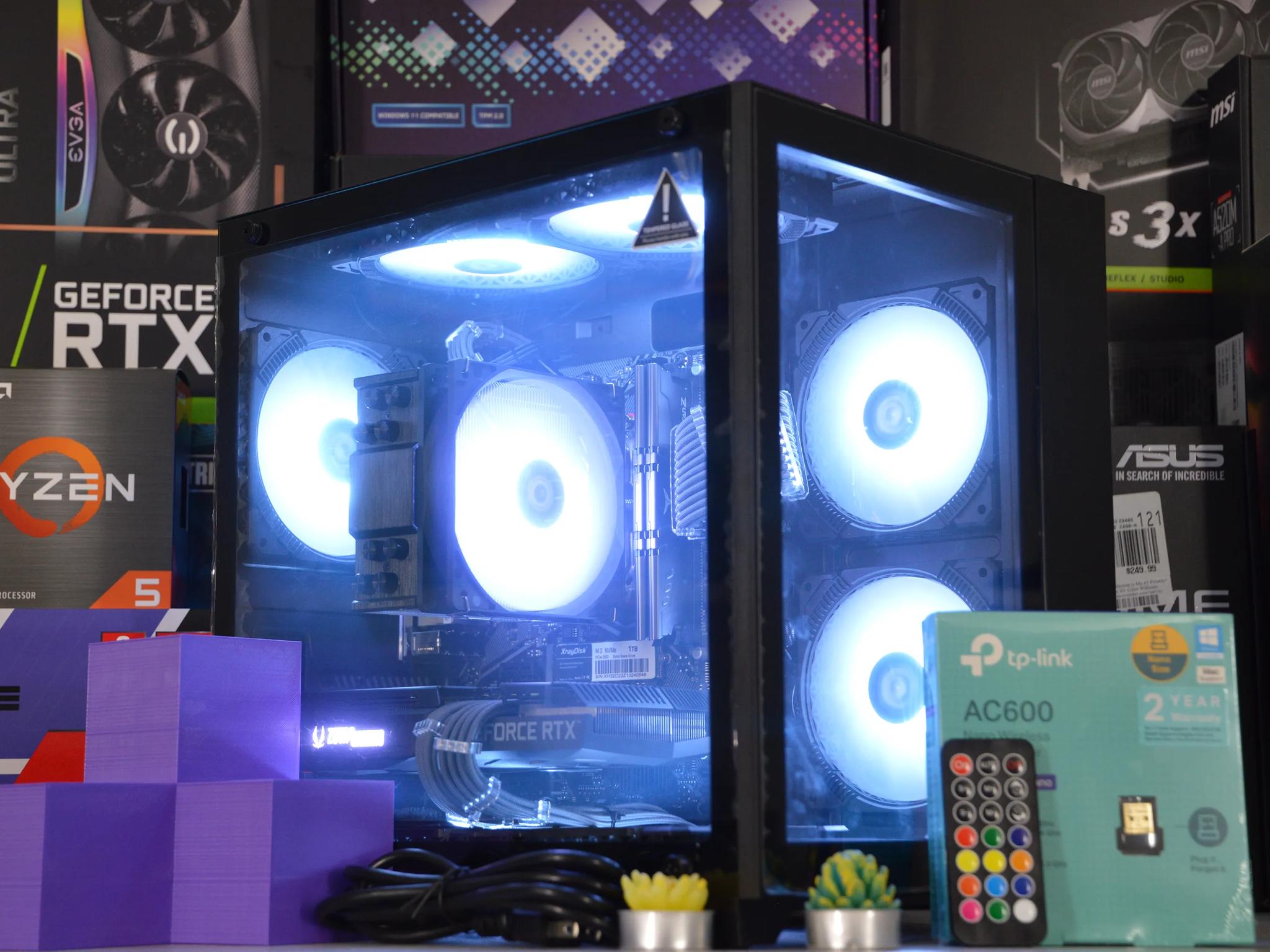🧊🧊| RTX 3070 8GB| RYZEN 7 3700X | 32 GB DDR4 RAM | 1TB NVME SSD | Ice Box |