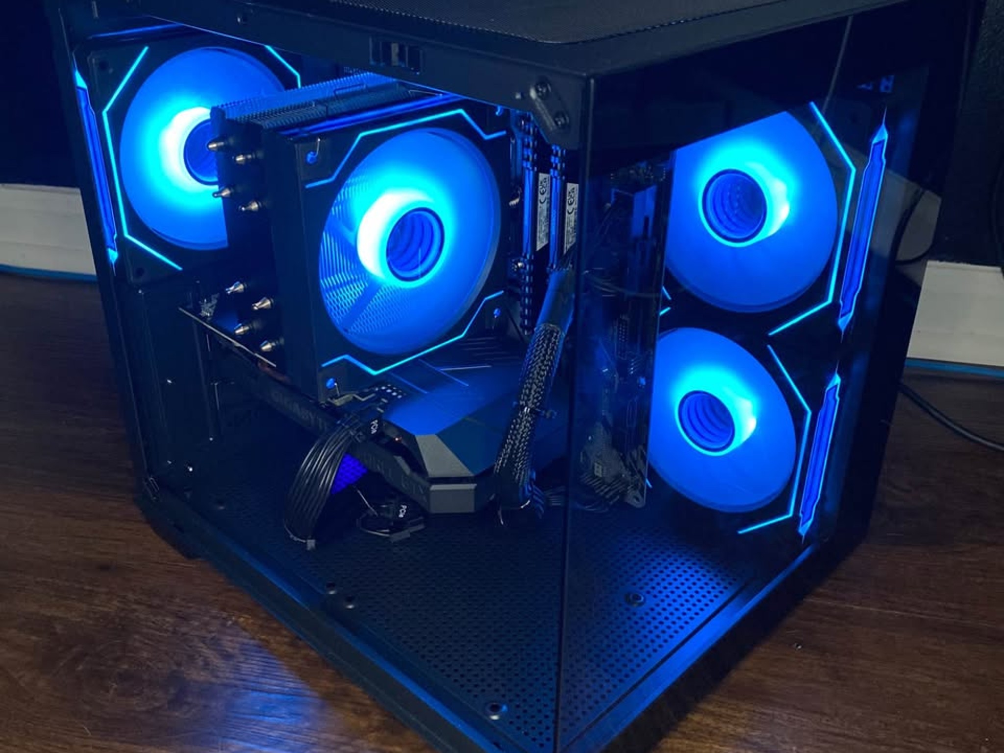 Black Gaming PC (GTX 1660 Ti 6GB + I5-9400F + 16GB DDR4 + SSD)