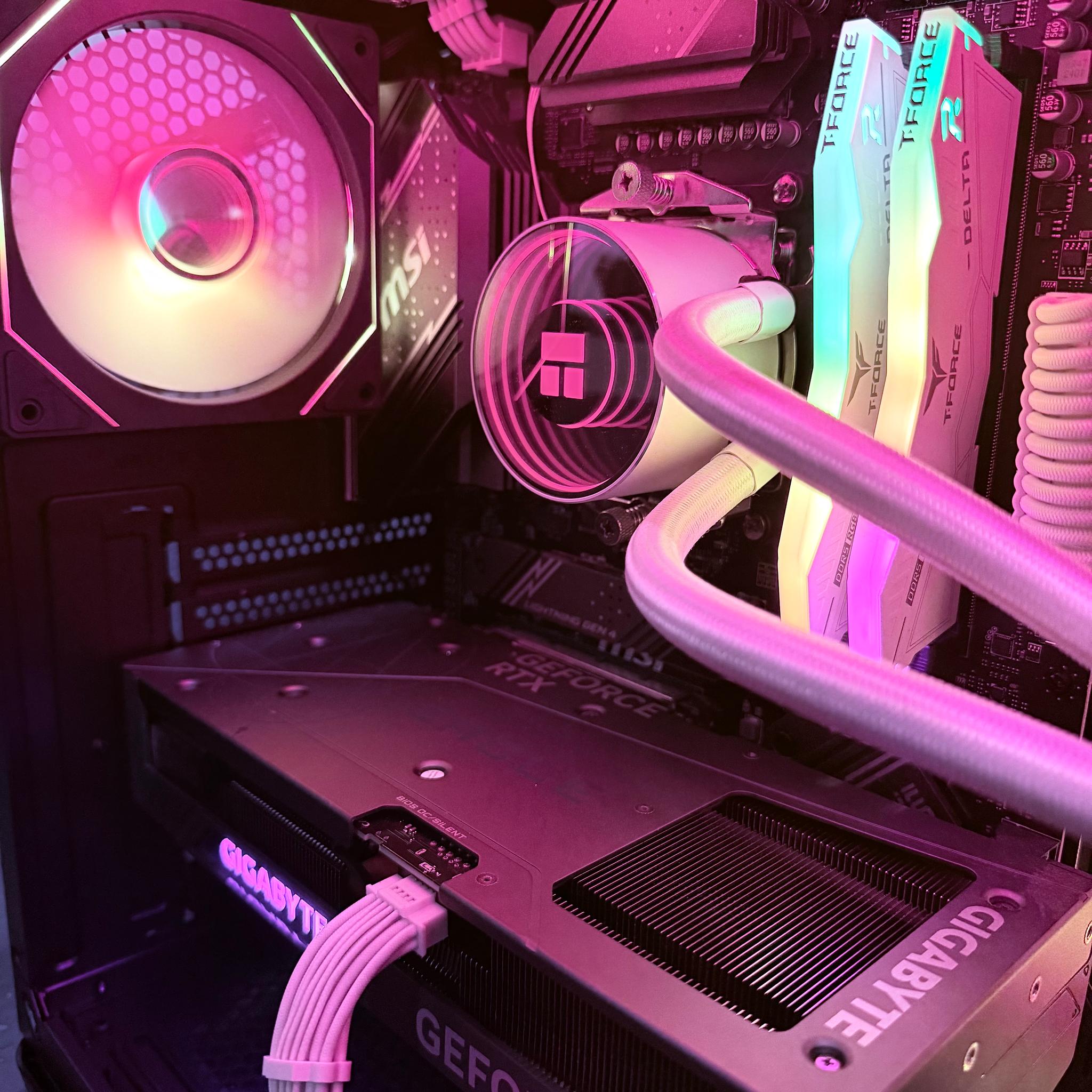 ⚫️"Crimson Aurora"🟠 | 1440p Gaming | RTX 4070 Super | Ryzen 5 7600X | 32B DDR5 | 1TB Storage