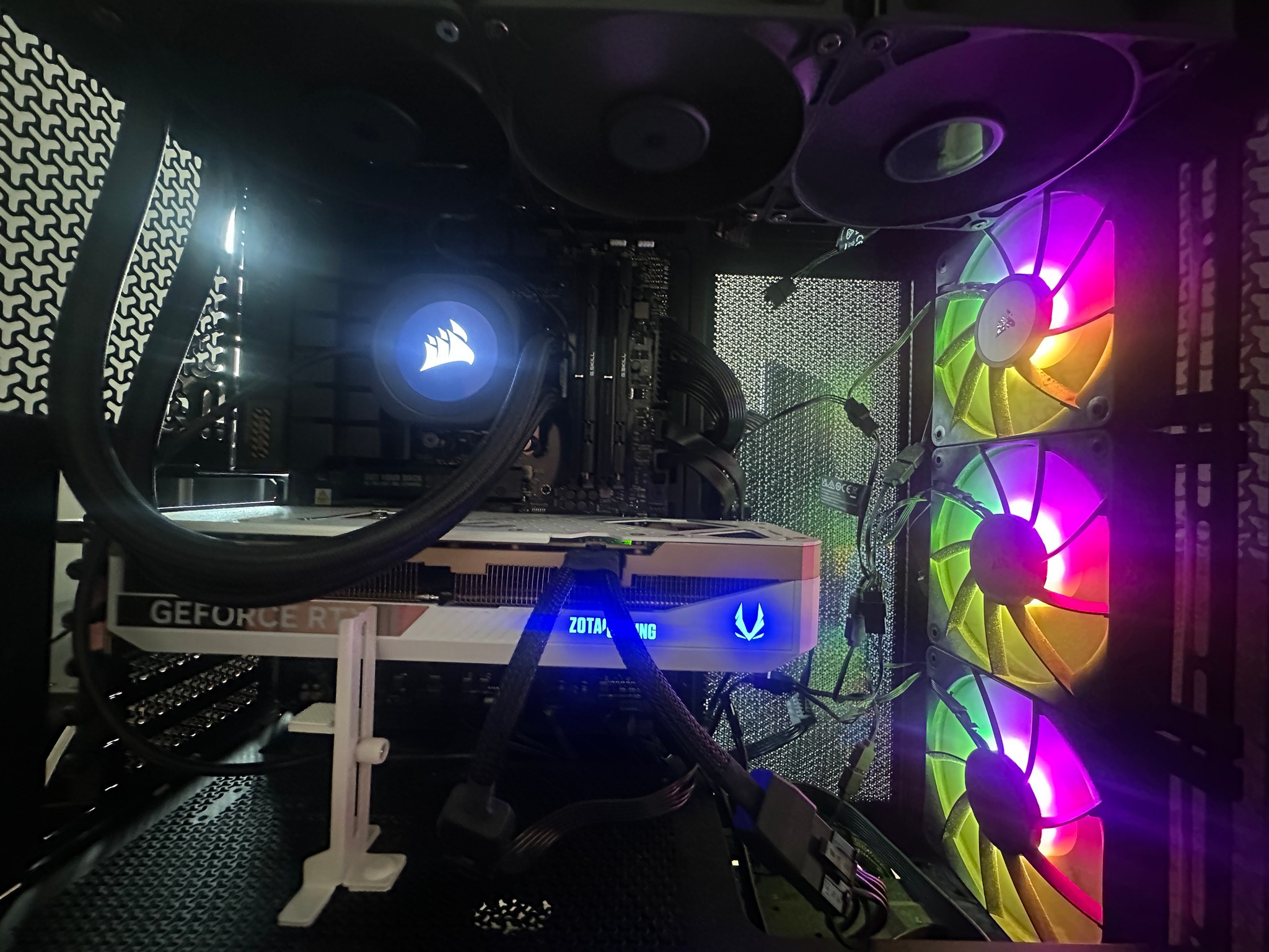 RTX 5070 Ti Gaming PC | Ryzen 7 7800X3D | 32GB DDR5 | 2TB NVMe | Under 1 Year Old