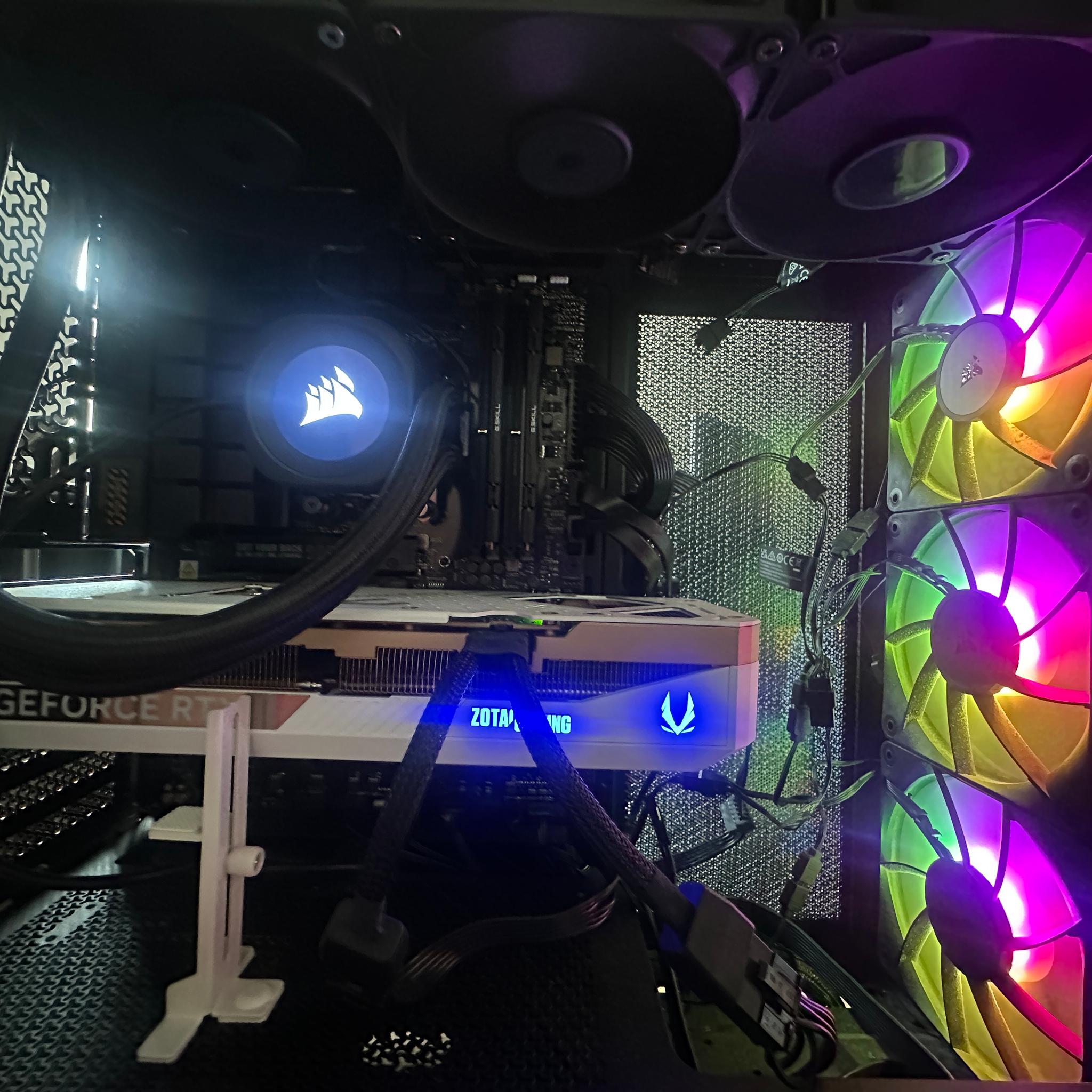 RTX 5070 Ti Gaming PC | Ryzen 7 7800X3D | 32GB DDR5 | 2TB NVMe | Under 1 Year Old