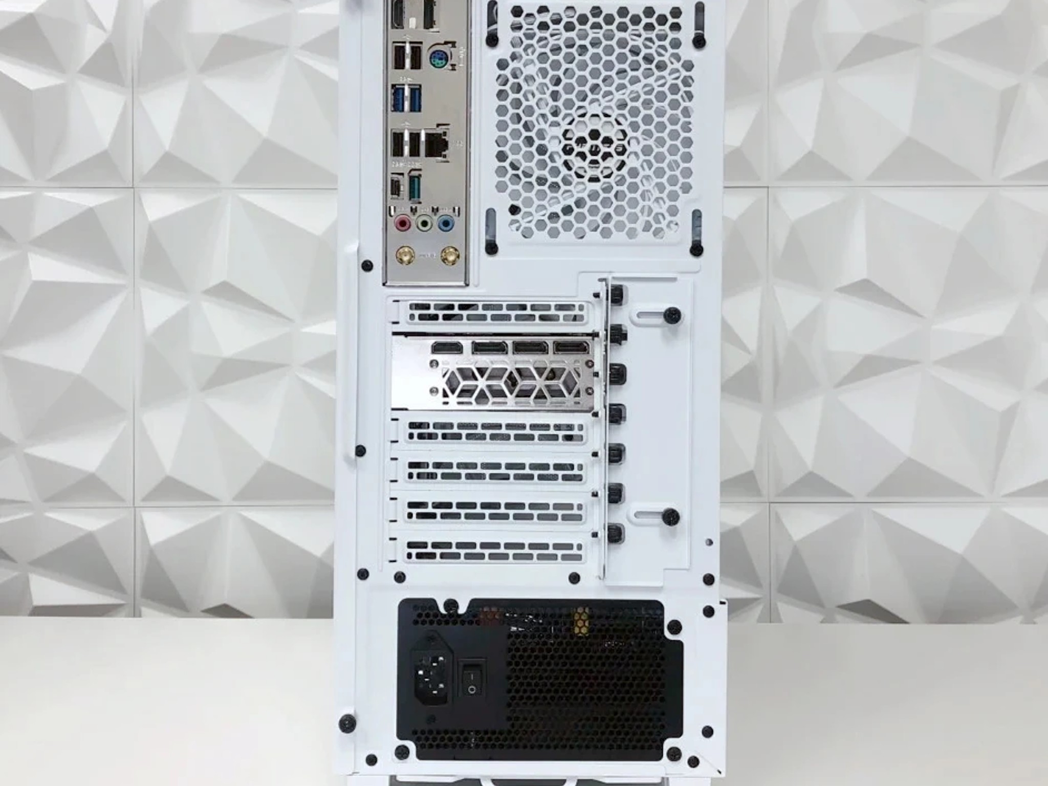 ⚜️The Guardian WHITE Gaming PC⚜️ RTX 4070 12GB | i7-13700KF | 32GB DDR5 | 1T M.2 | Windows 11 Home