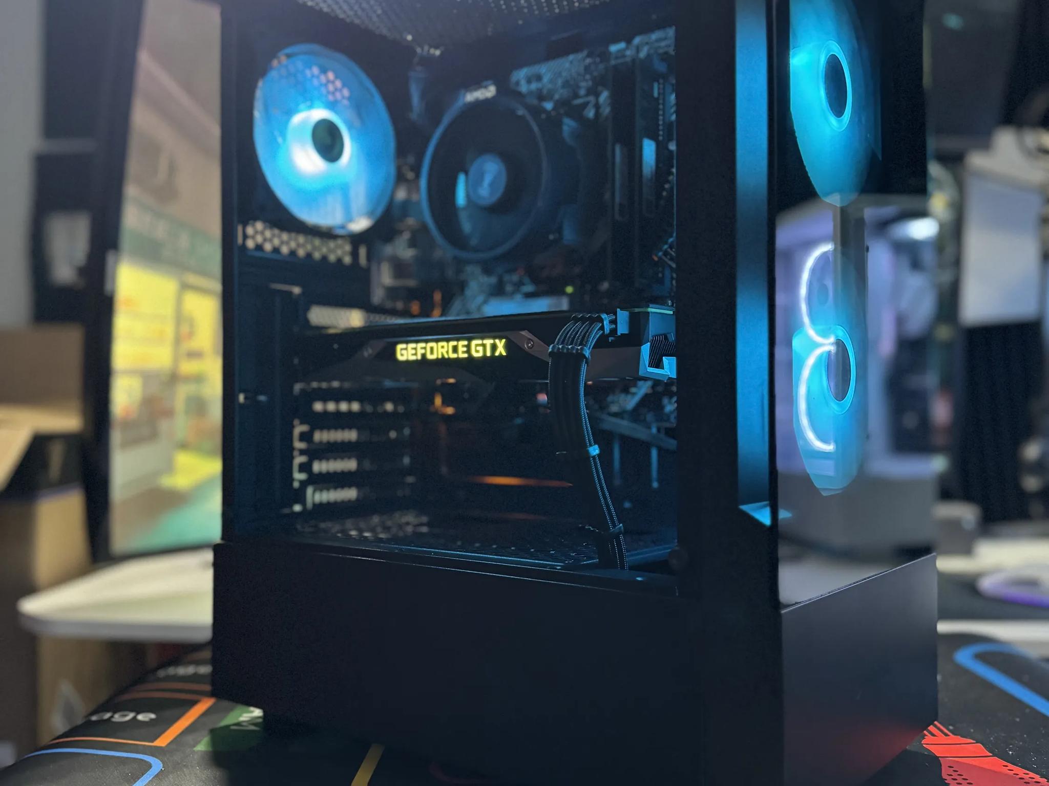 RGB Gaming PC - GTX 1070 - Ryzen 7 1700 - 16GB DDR4 - 500GB SSD