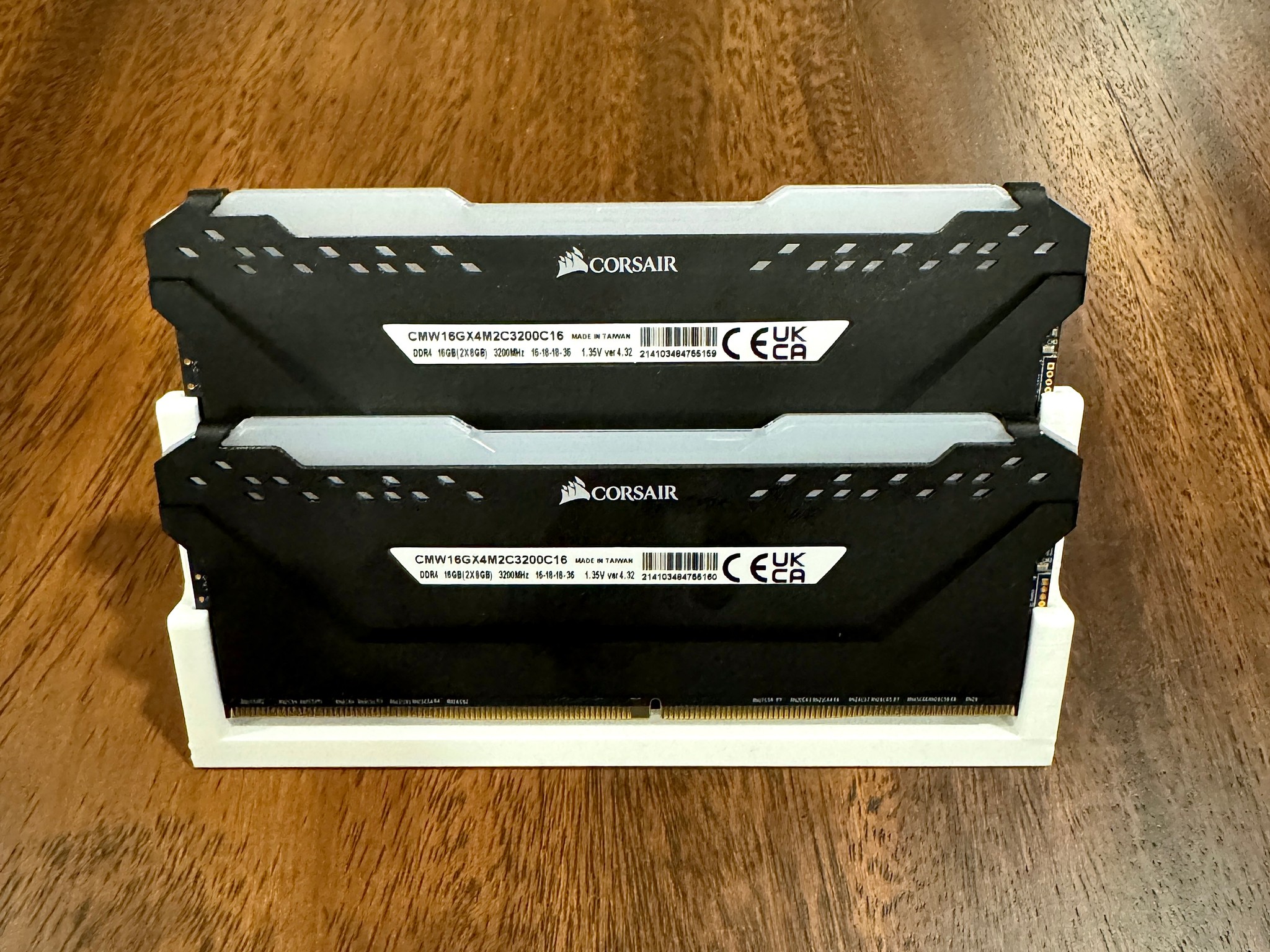 Corsair Vengeance RGB Pro 16 GB (2 x 8 GB) DDR4-3200 CL16 Memory