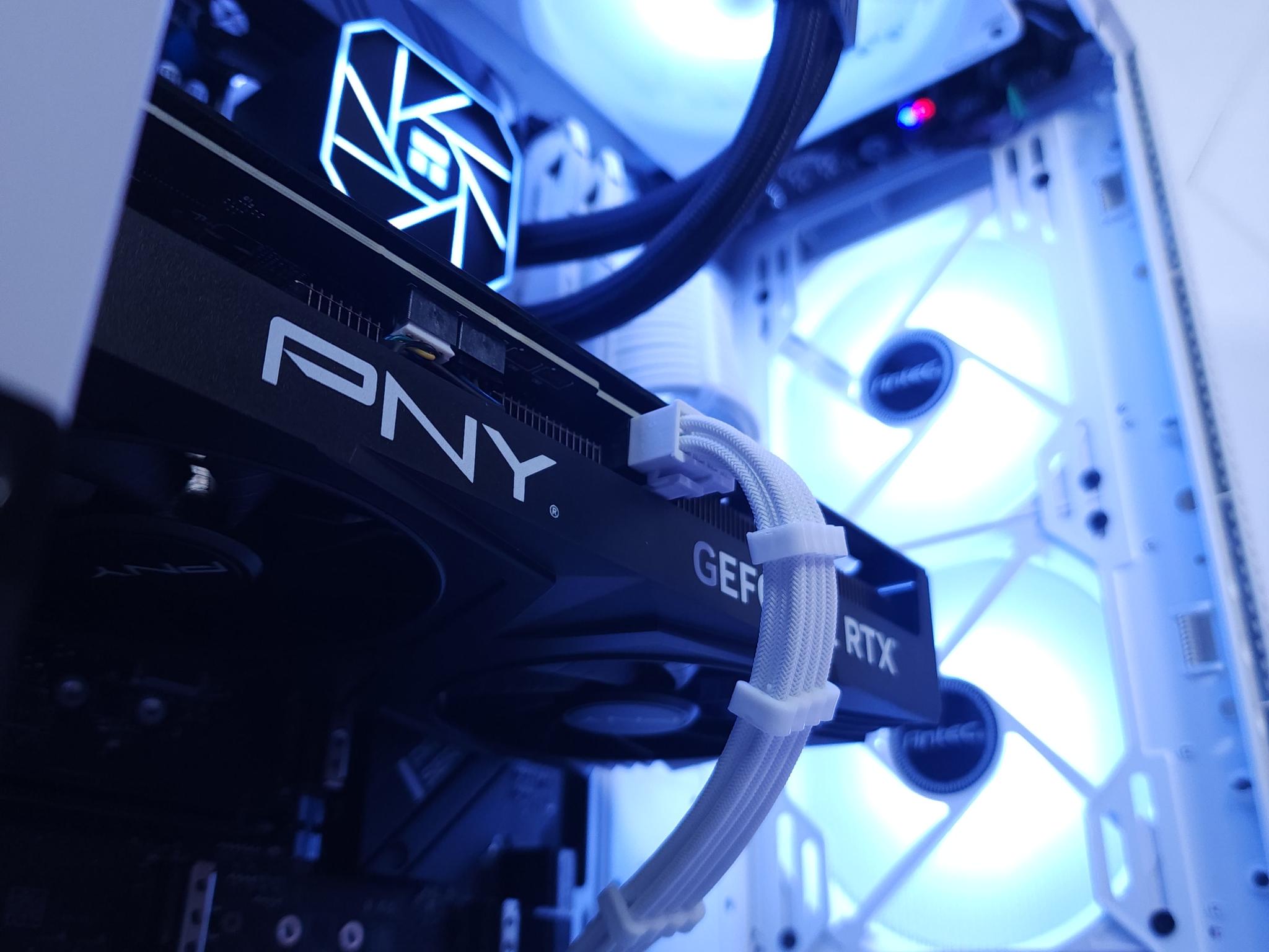 💙🤍RTX 4070 | Core i5 12600K | 32GB 3200MHz | 1TB NVMe SSD