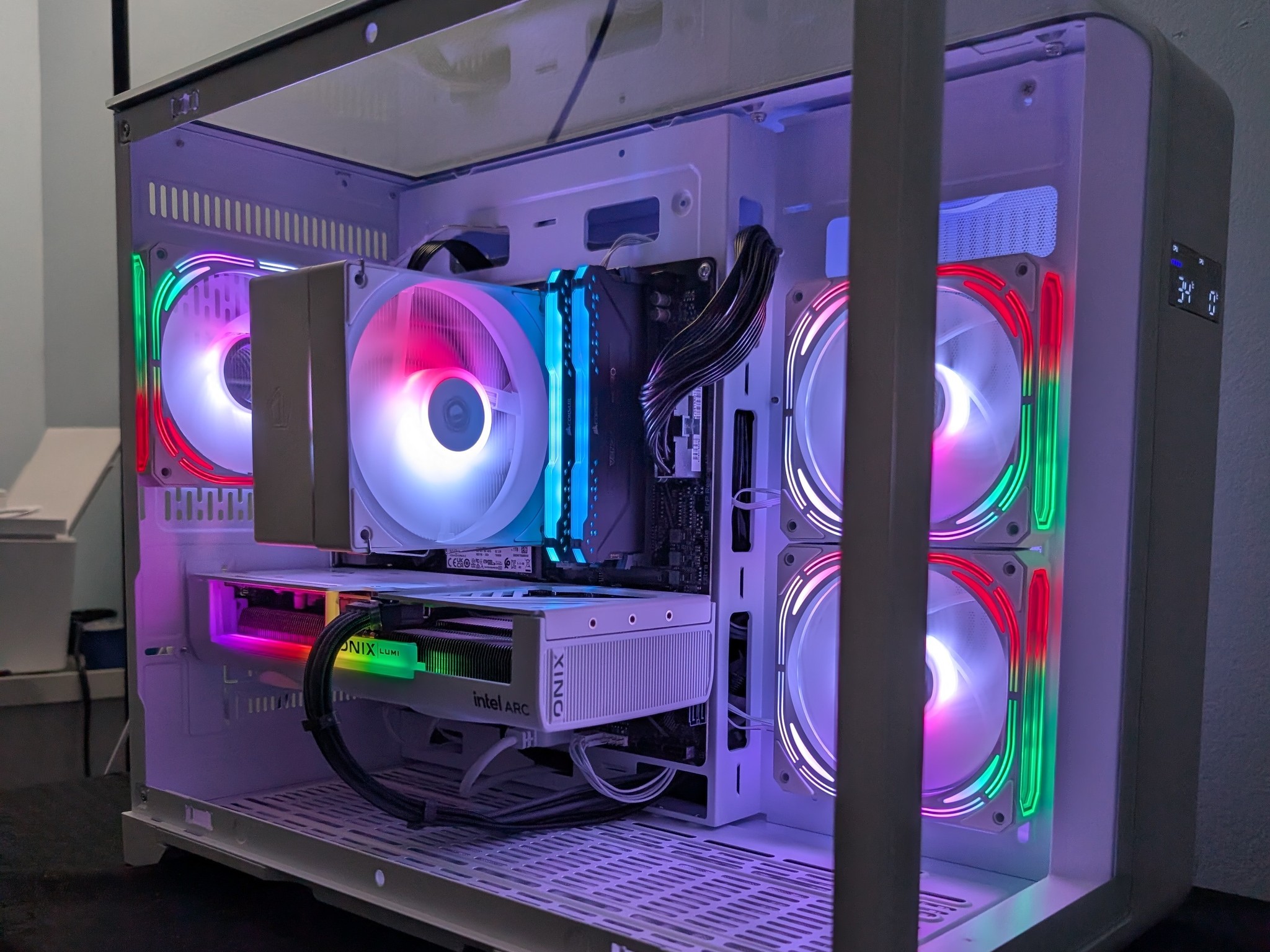Arc B580-Ryzen 7 5700x-32GB DDR4 3200-1 TB NVME Compact Gaming PC