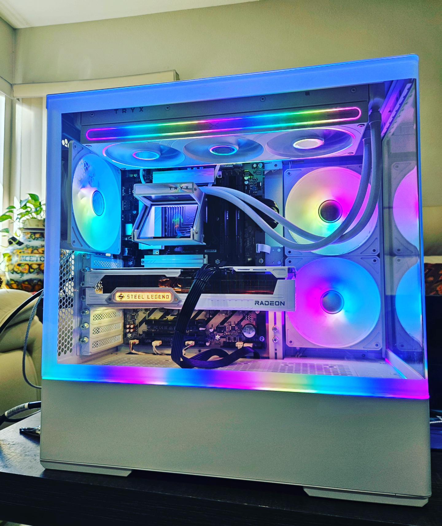 Gaming PC • RX 9070 XT • Intel Core Ultra 7 265K • 32GB DDR5 • 1TB M.2 • TRYX Holo 360MM • Win 11