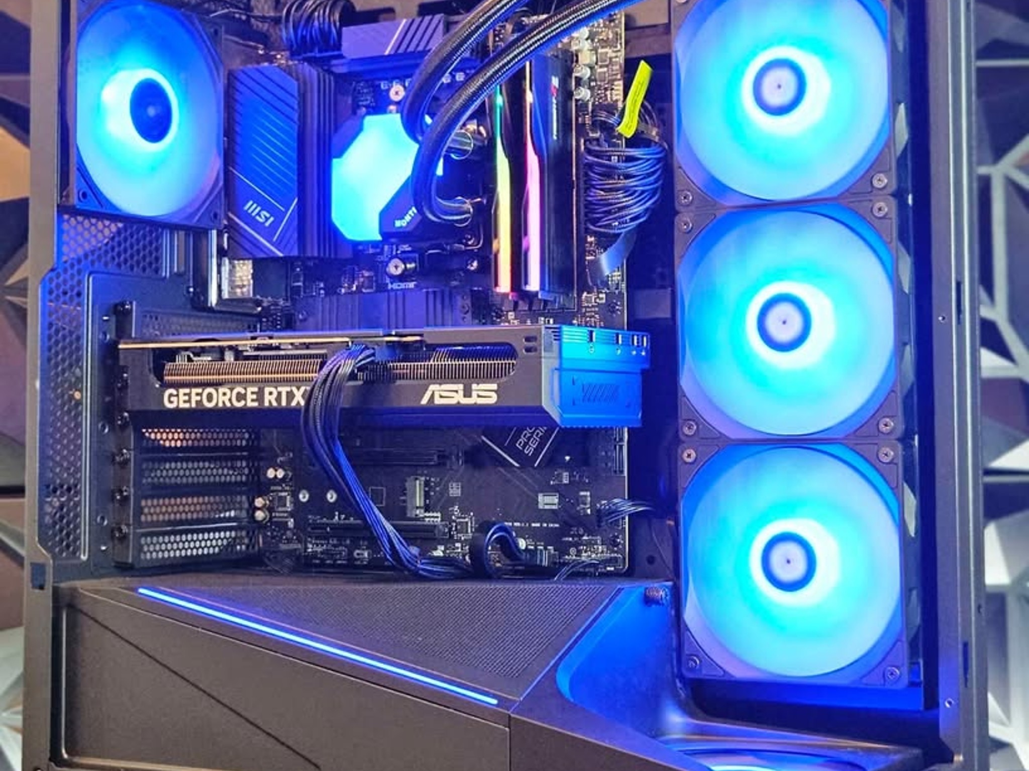 ⚪⚫️Stealth⚫️⚪ Gaming PC ( Ryzen 7 + RTX 4070 Super)