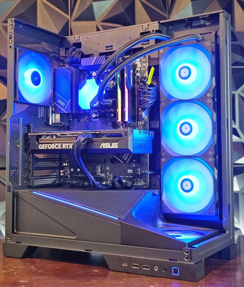 ⚪⚫️Stealth⚫️⚪ Gaming PC ( Ryzen 7 + RTX 4070 Super)