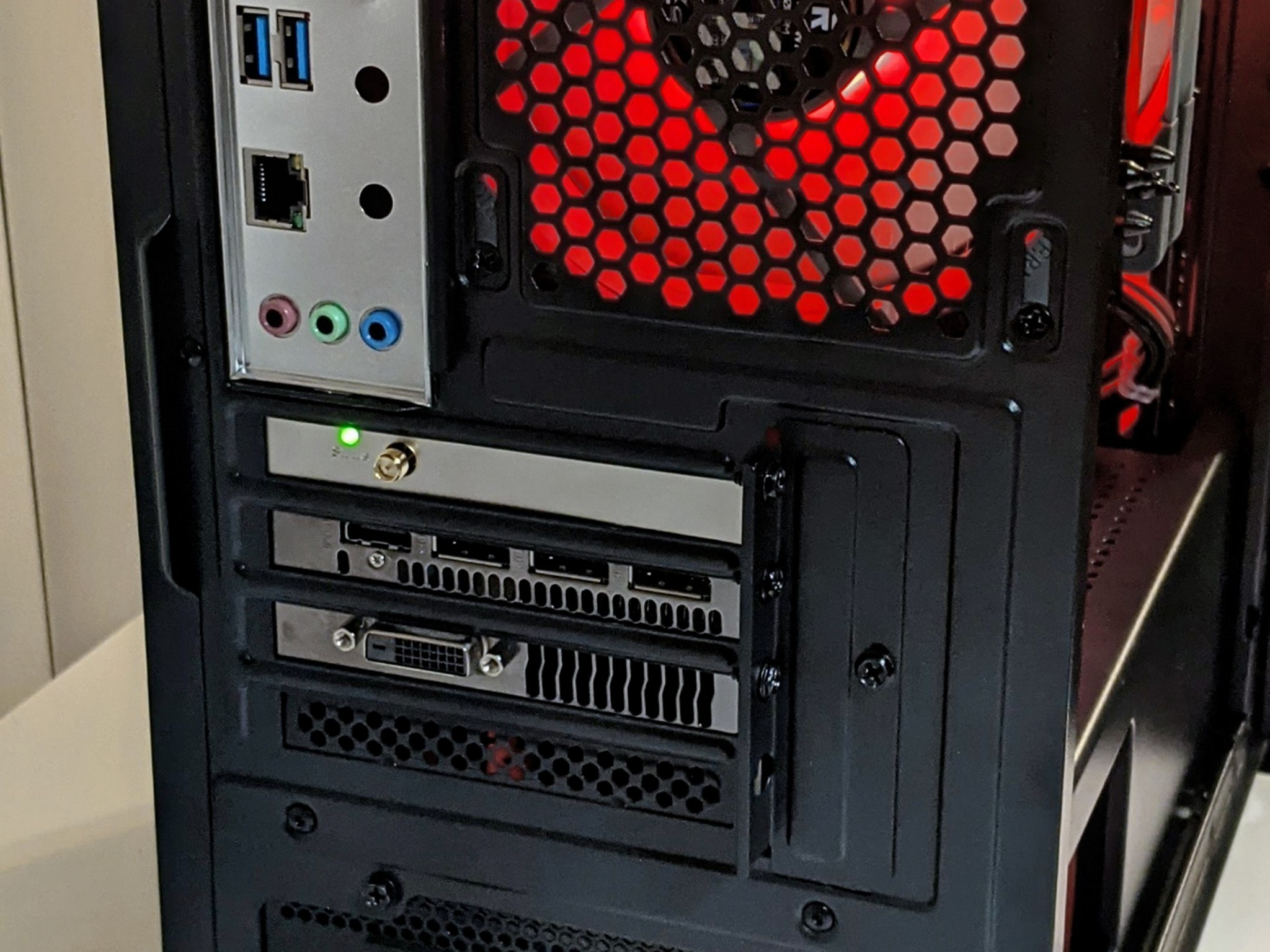 Redline V4 | RX 580 8GB, Xeon E5-2643 V3 6C12T Gaming PC