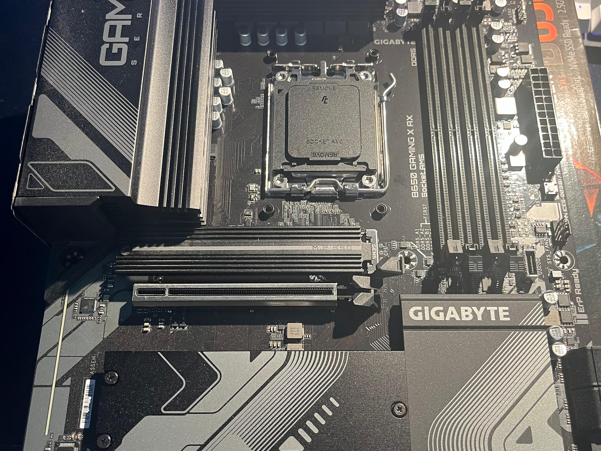 B650 gigabyte gaming x ax motherboard