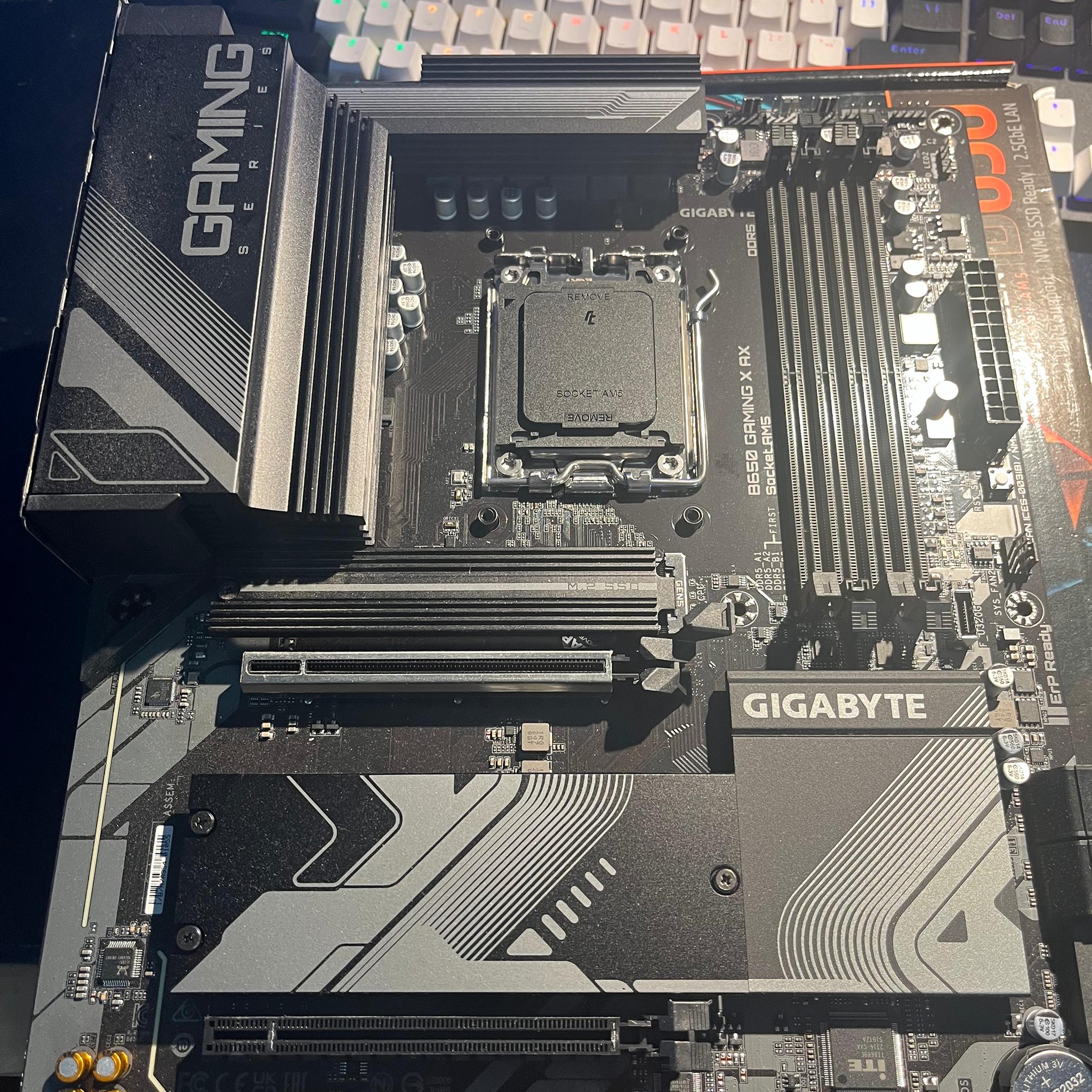 B650 gigabyte gaming x ax motherboard