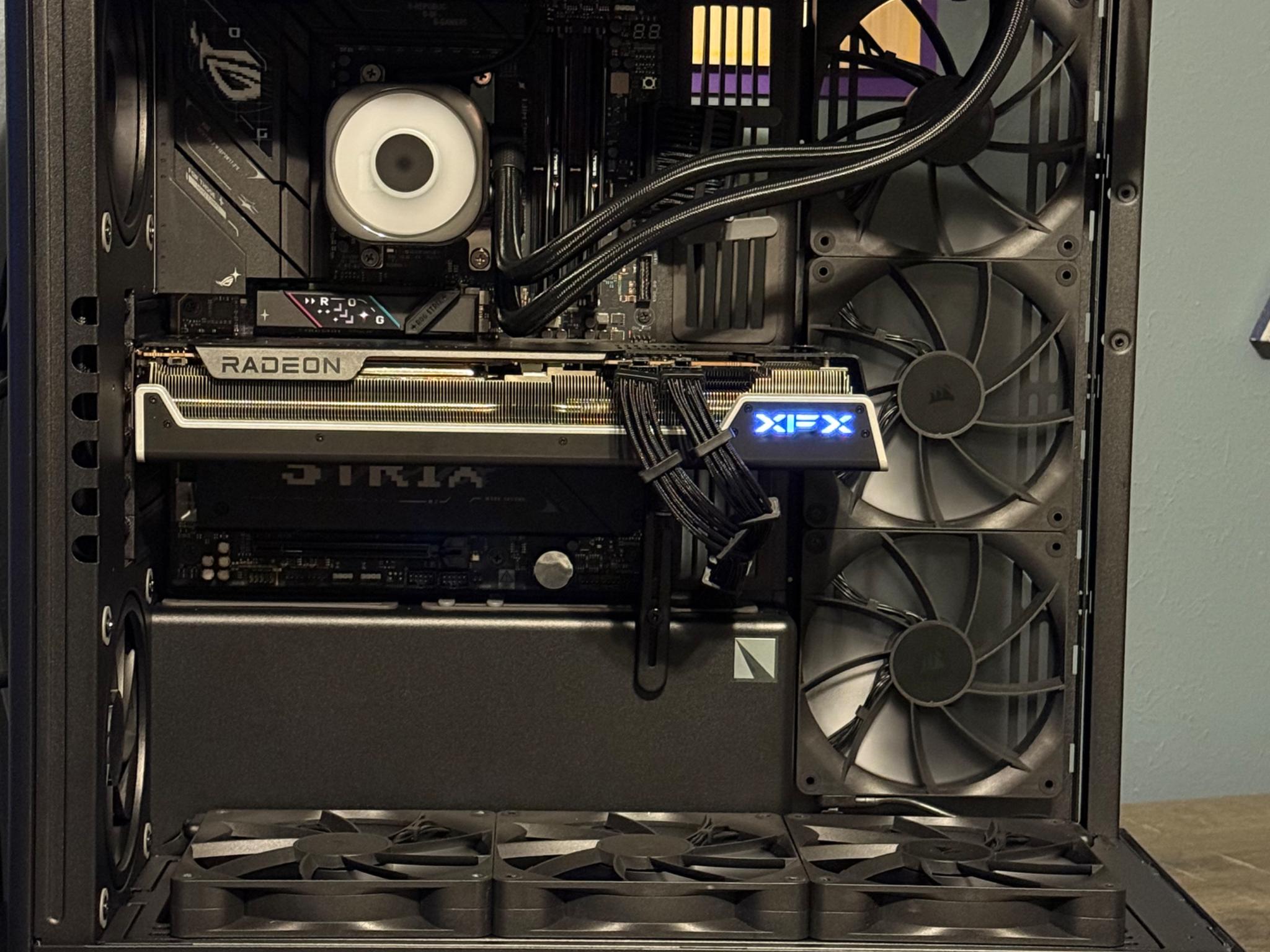 XFX MERC310 7900XT